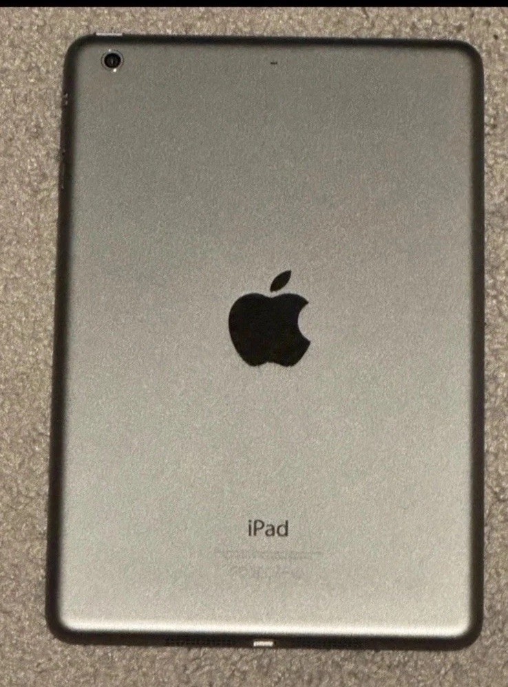Apple iPad mini 2 Tablet 16GB 7.9in Wi‑Fi iOS + Logitech Keyboard Case Bundle