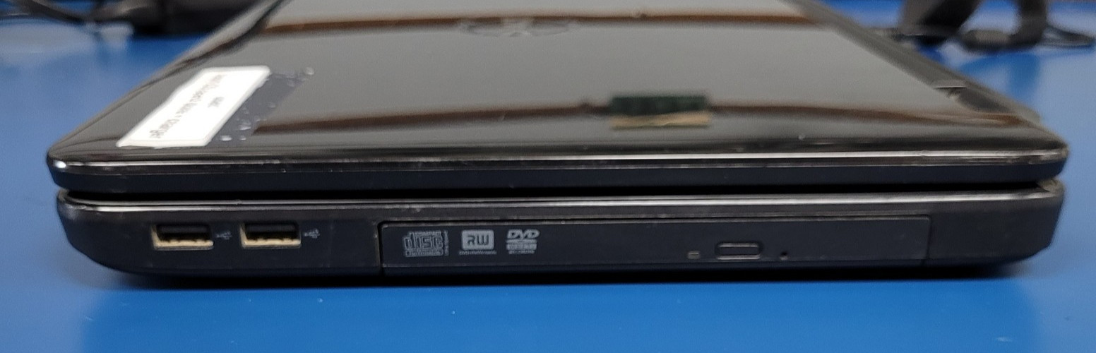 Dell Inspiron M5040 AMD C-60 / 8GB RAM 500 GB HDD LINUX MINT O/S