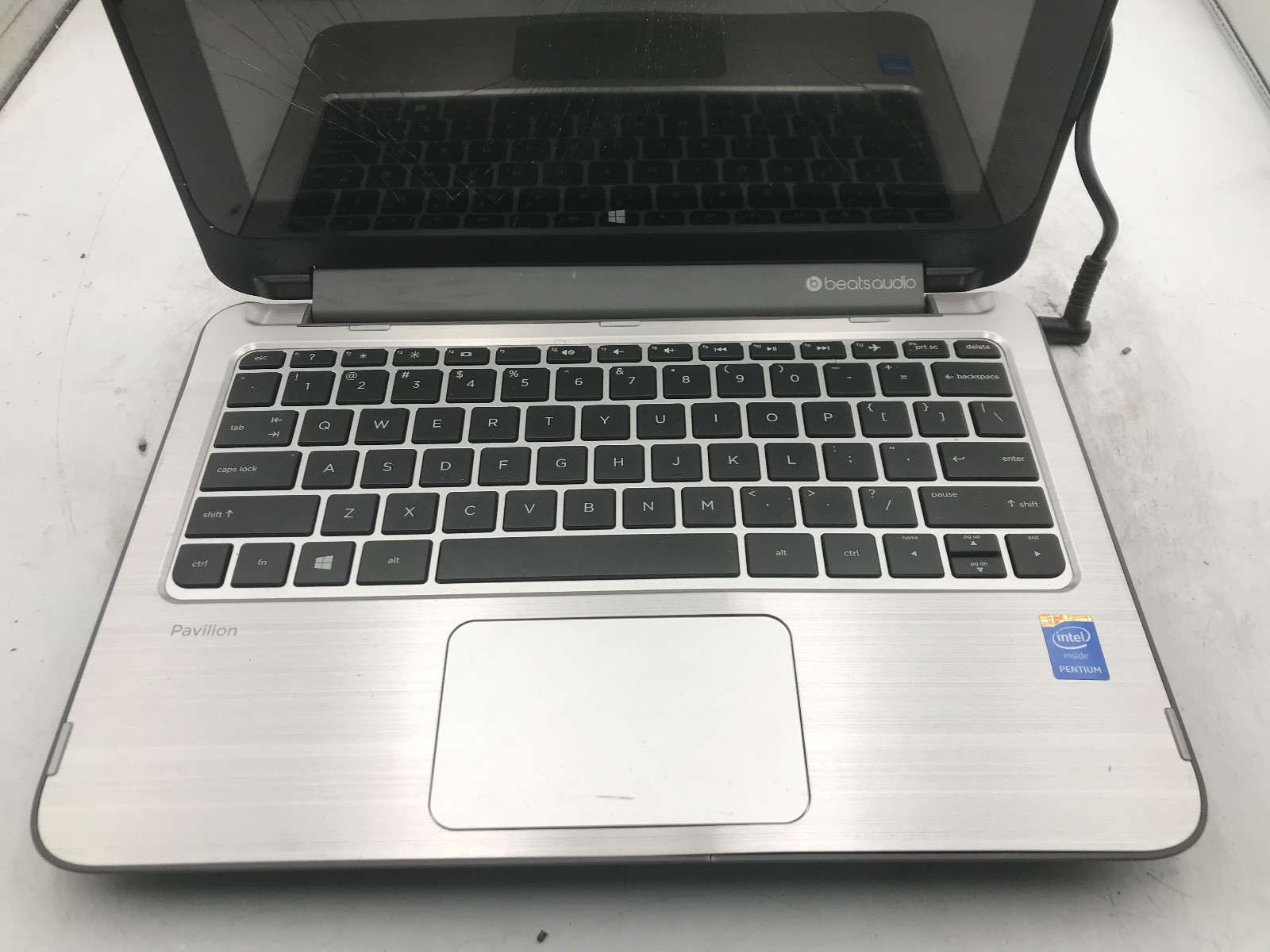 HP PAVILION 11 N010DX – FOR PARTS/REPAIR – INTEL PENTIUM N3520 – NO RAM -READ-BB