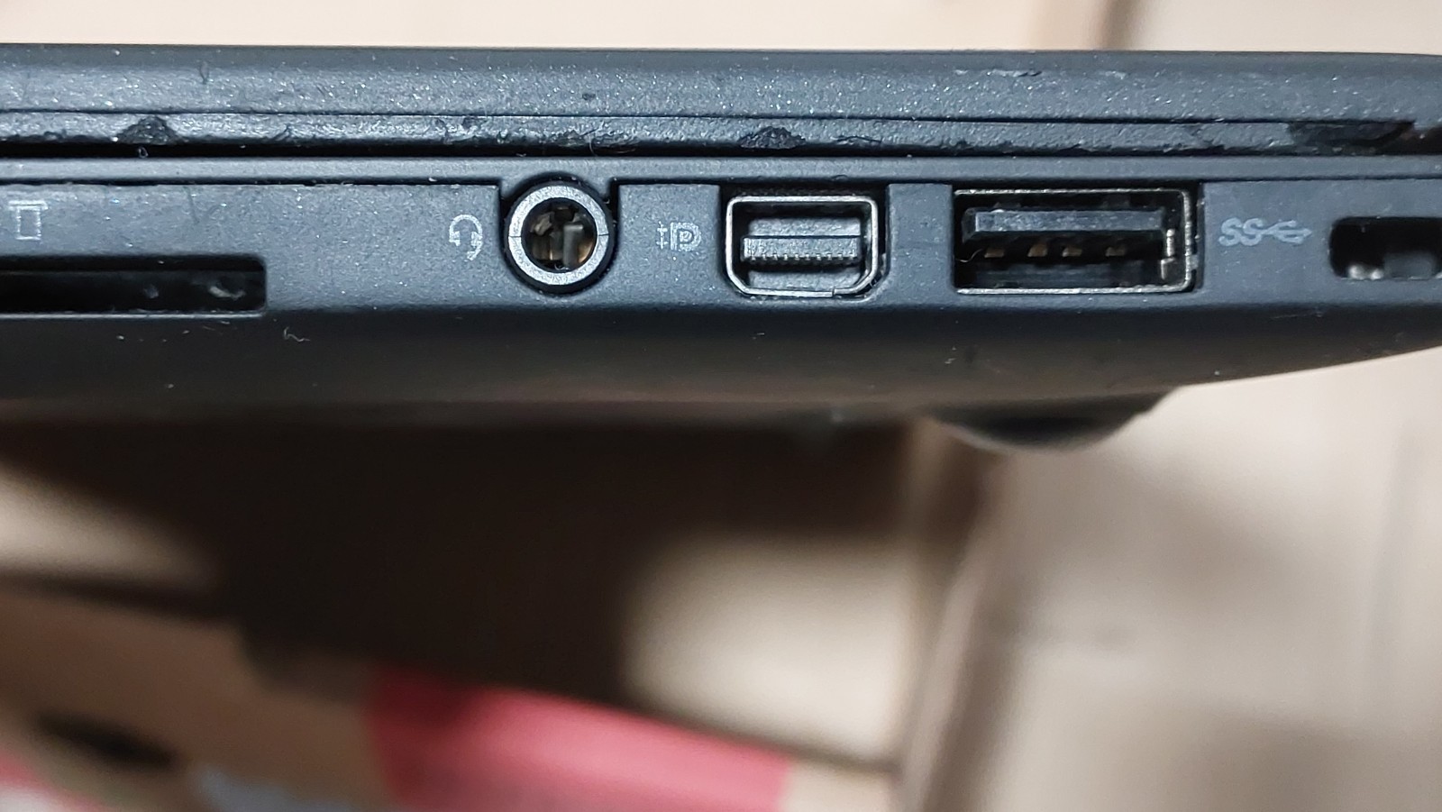 Lenovo ThinkPad X1 Carbon Gen 1 – Working Motherboard / Cracked Screen