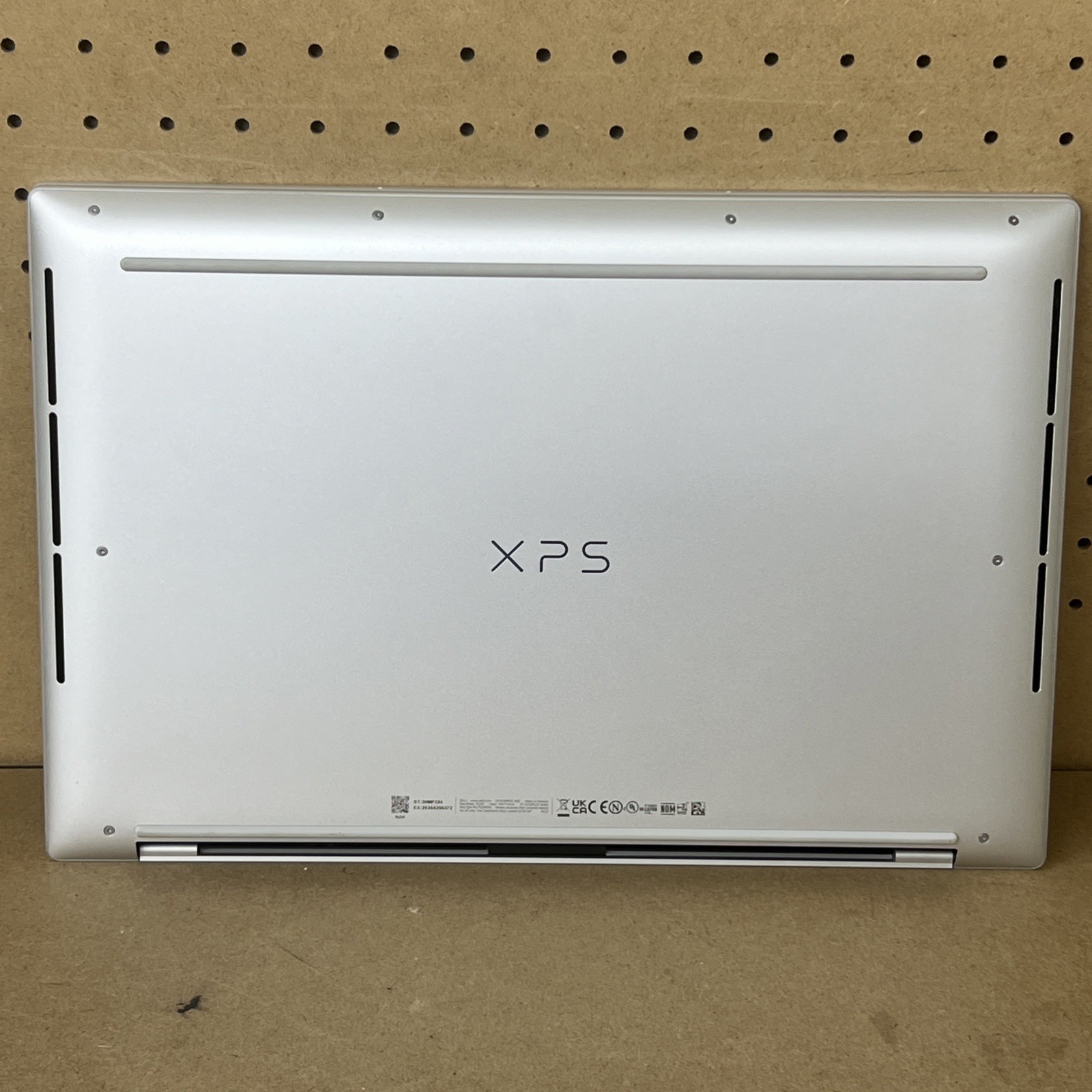 Dell XPS 16 9640 Ultra 9 185H 64GB Ram 2TB GeForce RTX 4060 – Good *Bright Spots