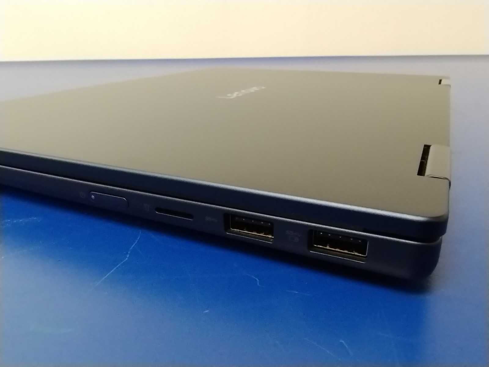 LENOVO IdeaPad 5 2-in-1 14AKP10 AMD Ryzen AI 7 350, 2.00 GHz 16 GB RAM 1 TB NVMe