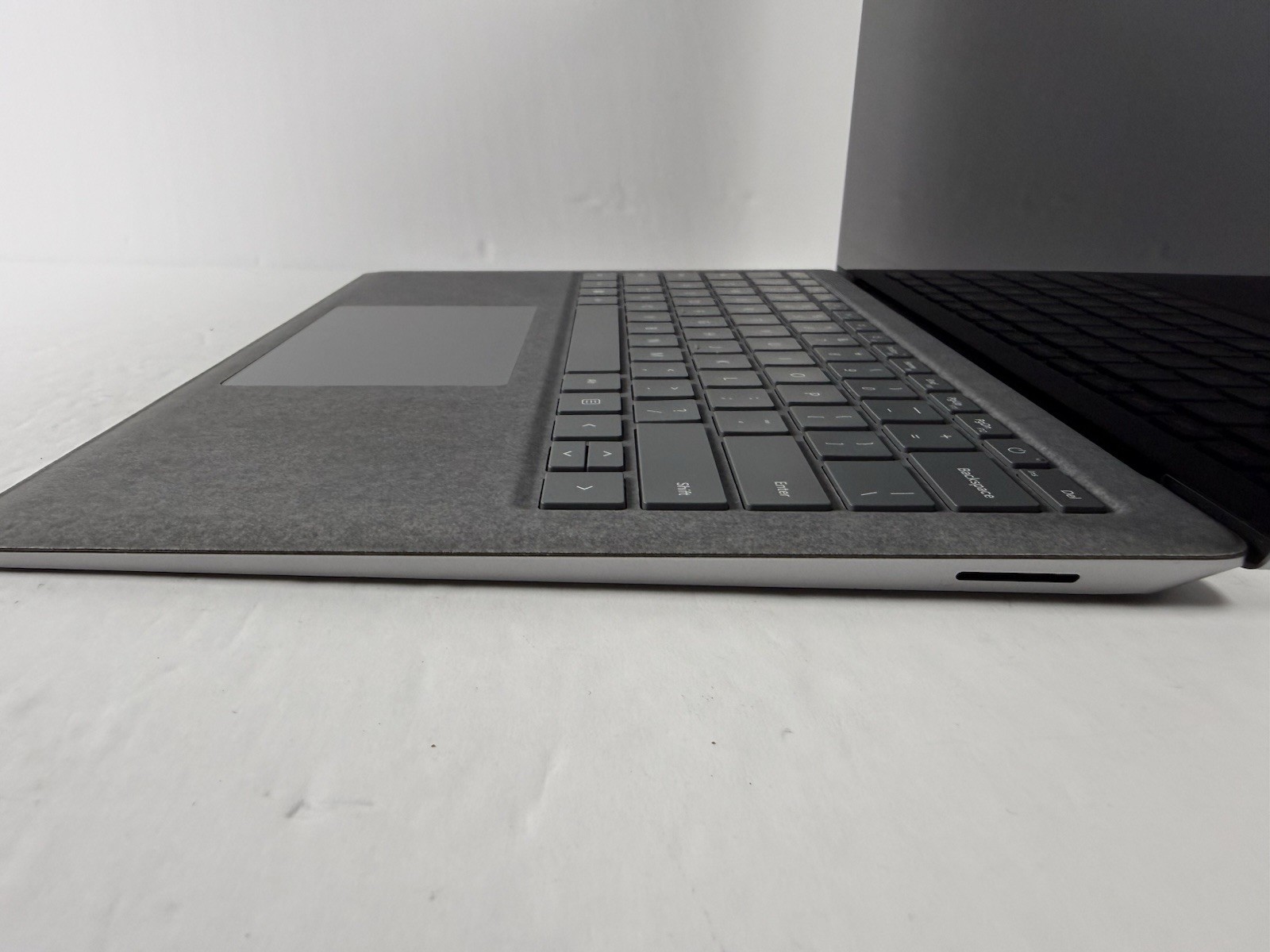 Microsoft Surface Laptop 5 13.5” 1950 Intel Core i7-1265U 16GB RAM 512GB NVME
