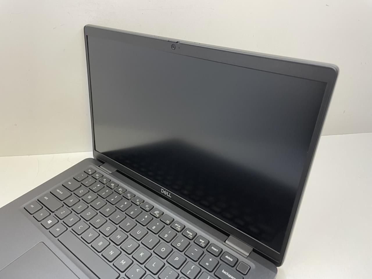 DELL LATITUDE 7420 Laptop w/Intel Core i5-1135G7 2.40 GHZ + 8GB No HD/Battery