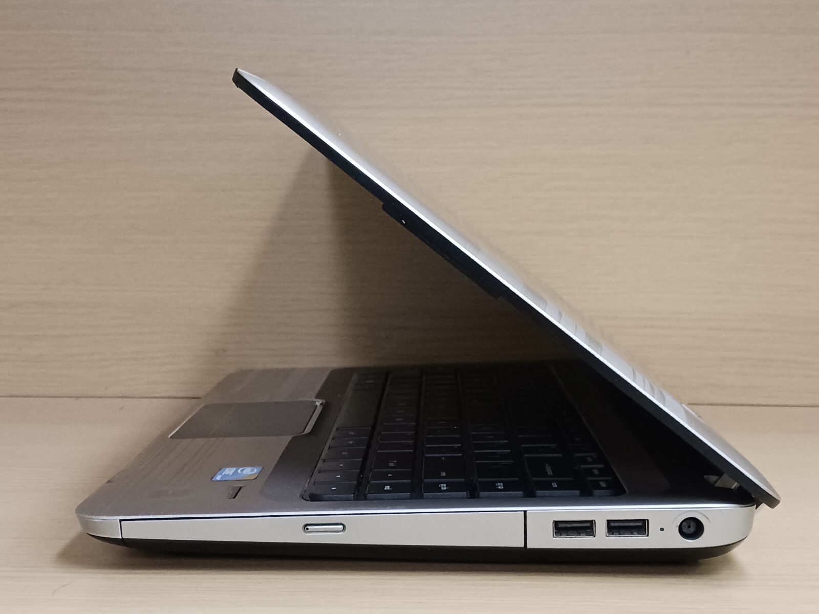 HP Pavilion dm4 Laptop Cracked Screen, No Battery, No A/C Adapter FPONW PLS READ