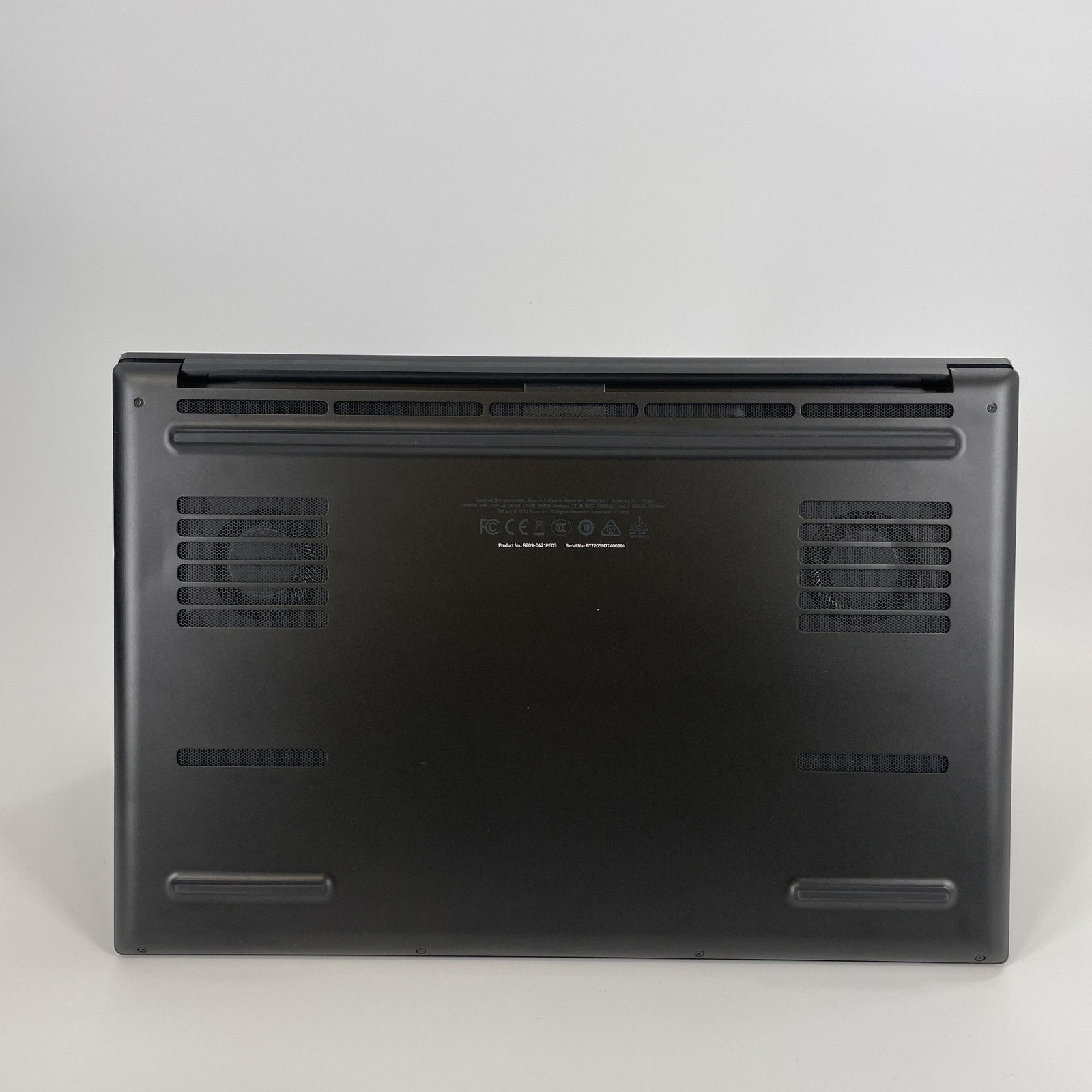 Razer Blade 15 240Hz 2K 2.4 GHz i7-12800H 32GB 1TB SSD RTX 3080 Ti – BOARD ISSUE