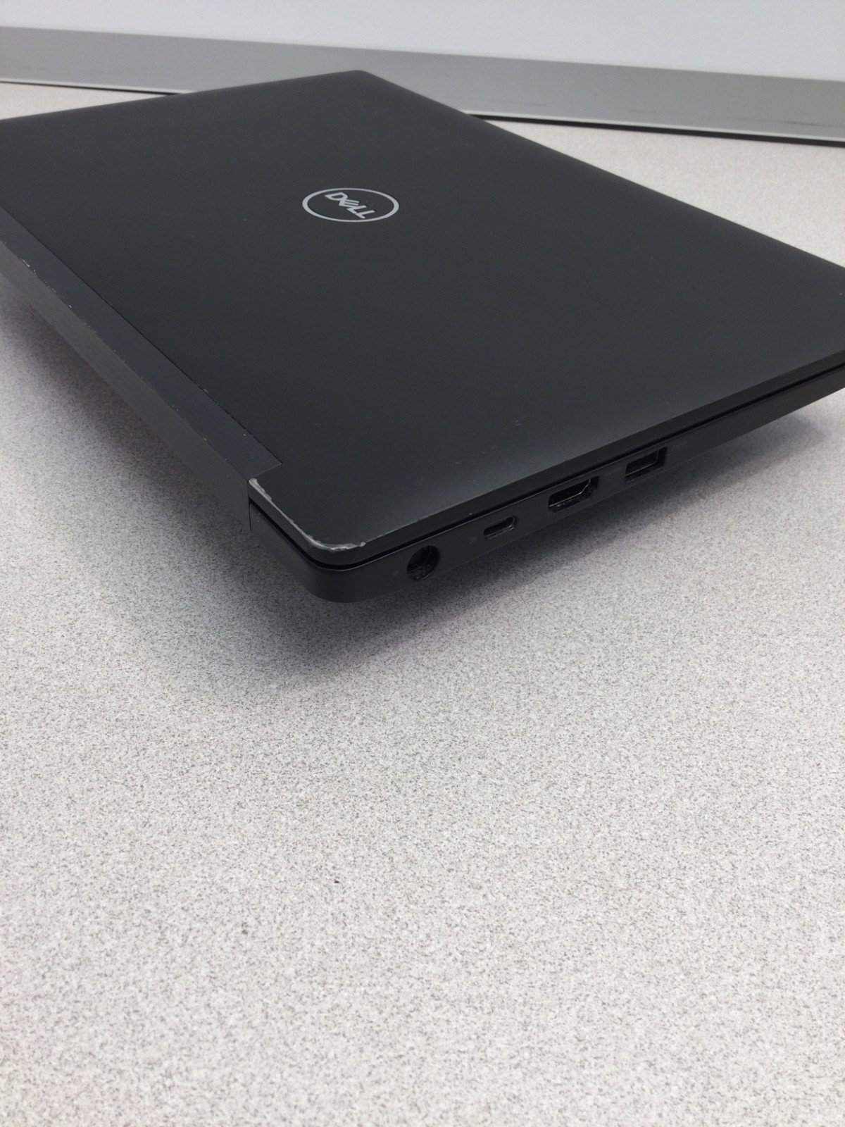 Dell Latitude 7390 13″ i7-8650u 8GB RAM 128GB SSD WINN 11 PRO