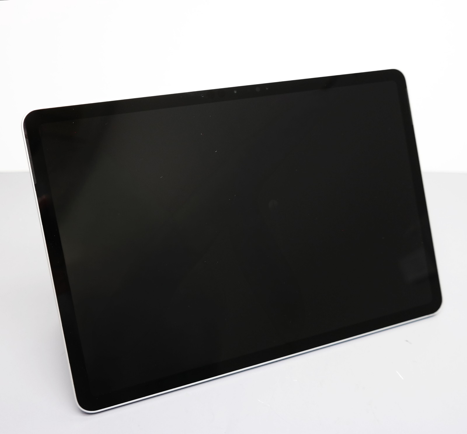 Microsoft Surface Pro Copilot+ PC 12″ Snapdragon X Plus 16GB 256GB