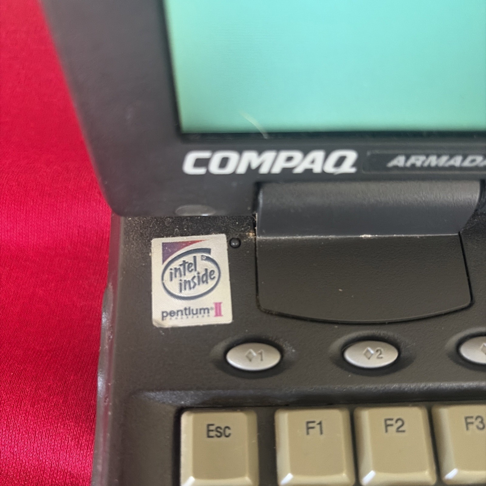 Compaq Armada 1700 Laptop Vintage Boots Power Cable HDD Floppy Caddy Battery