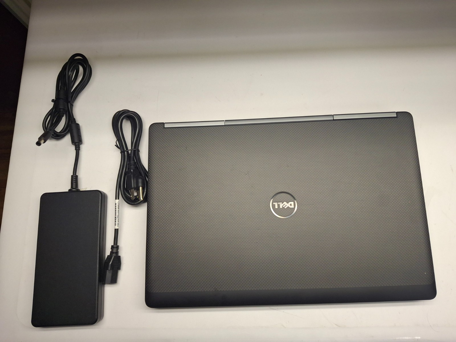 DELL PRECISION 7720 I7-6820HQ 256GB SSD 32GB RAM NVIDIA QUADRO M1200 Win 10 Pro