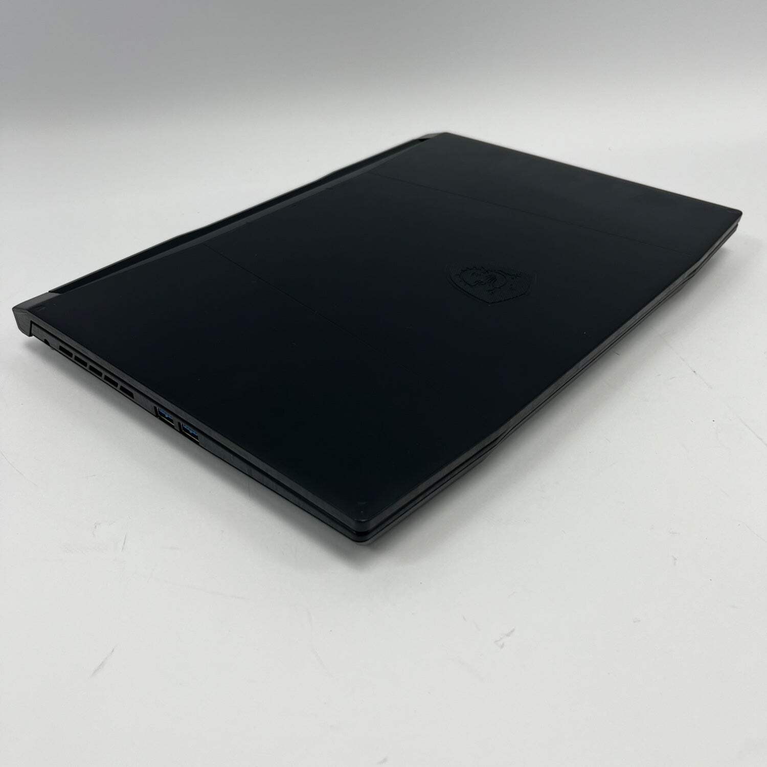 MSI Katana 15 HX 15.6″ i7-14650HX 2.2GHz 64GB RAM 4TB SSD GeForce RTX 5070