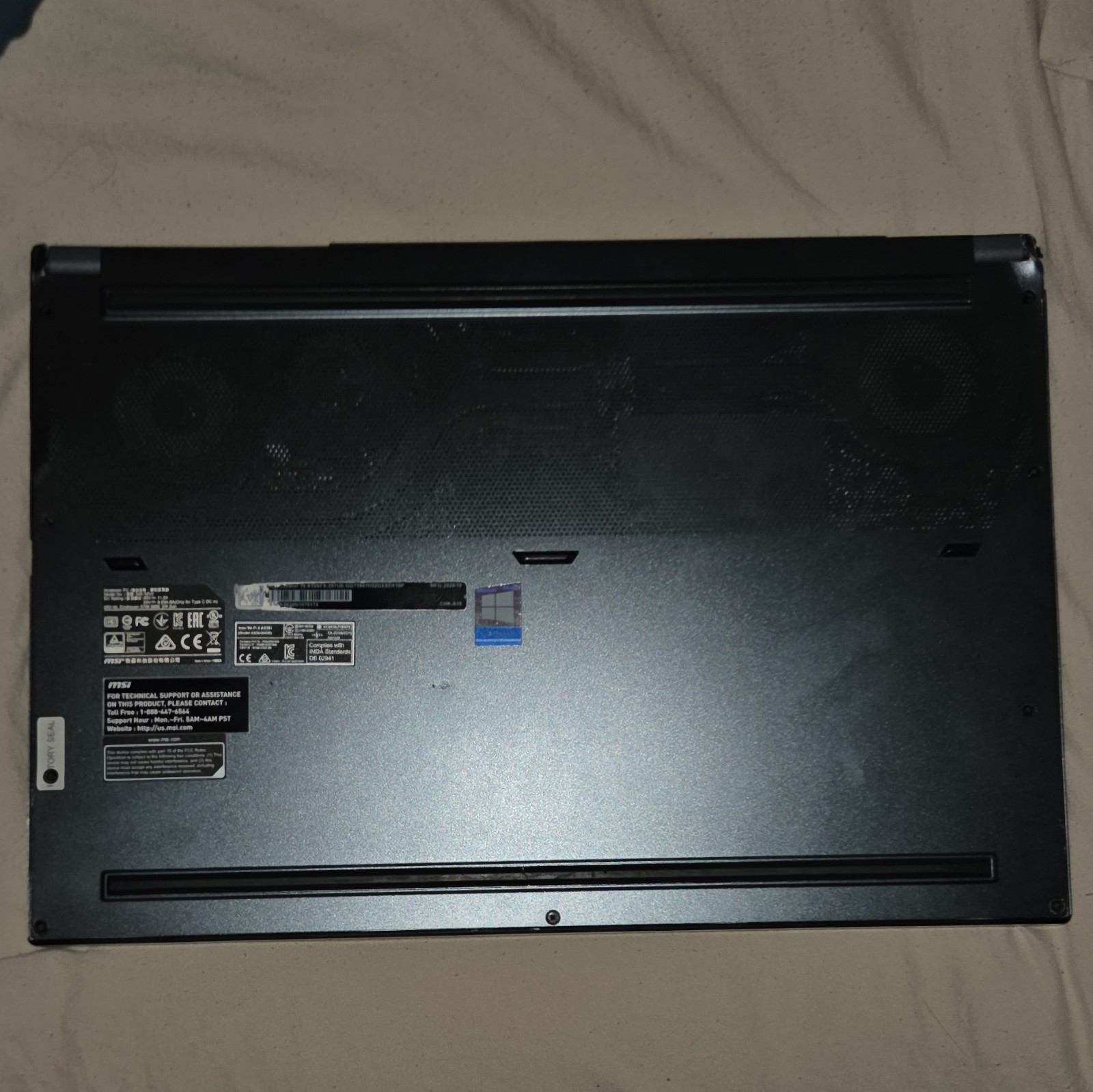 MSI Creator 15 A10SFS i7-10875H RTX 2070 Max-Q 16GB 1TB SSD + Charger