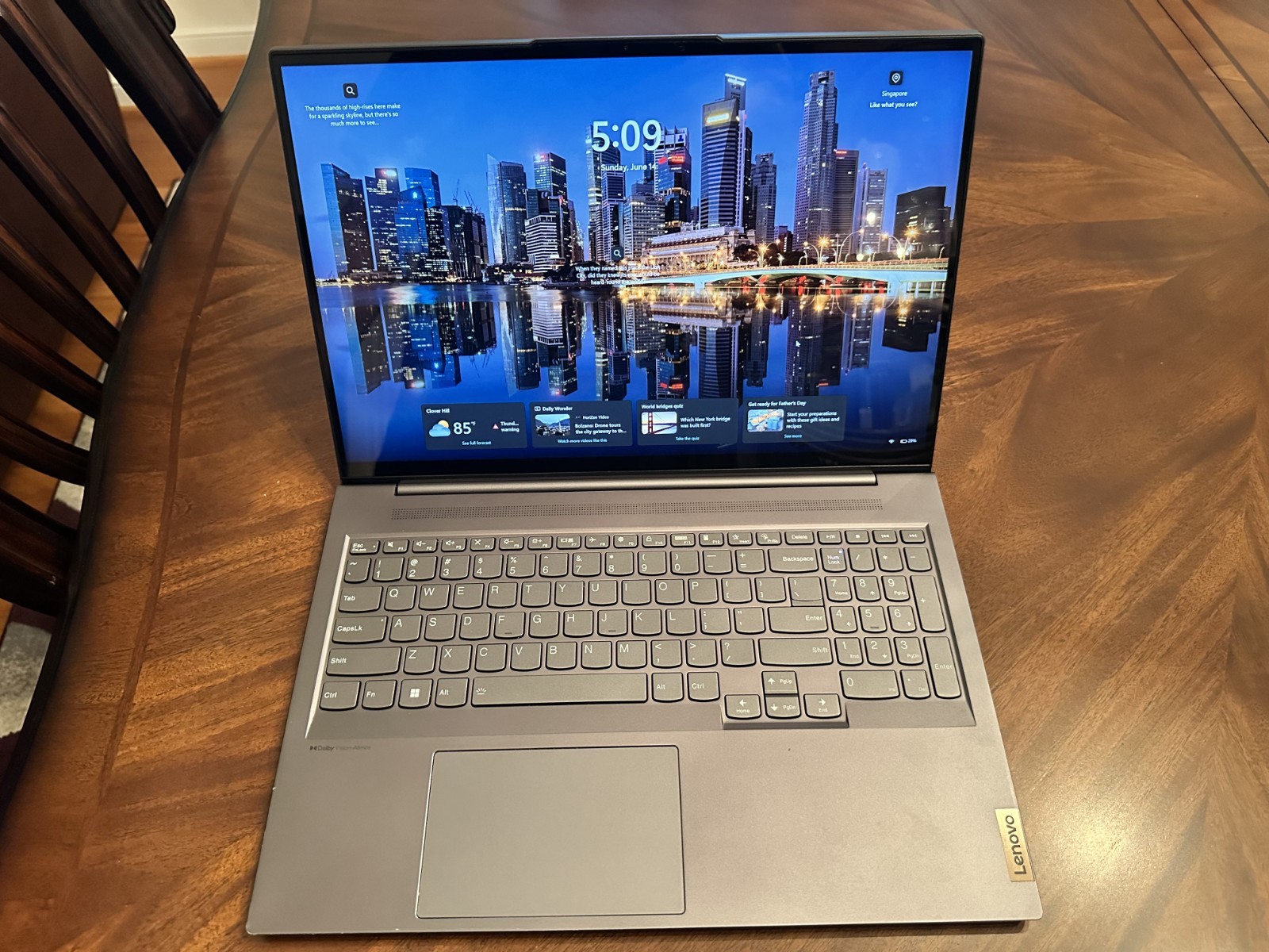 Lenovo Slim 7 16 inch 16IAH7 12th Gen Intel Core i7-12700H 2.3 Ghz 14 Core