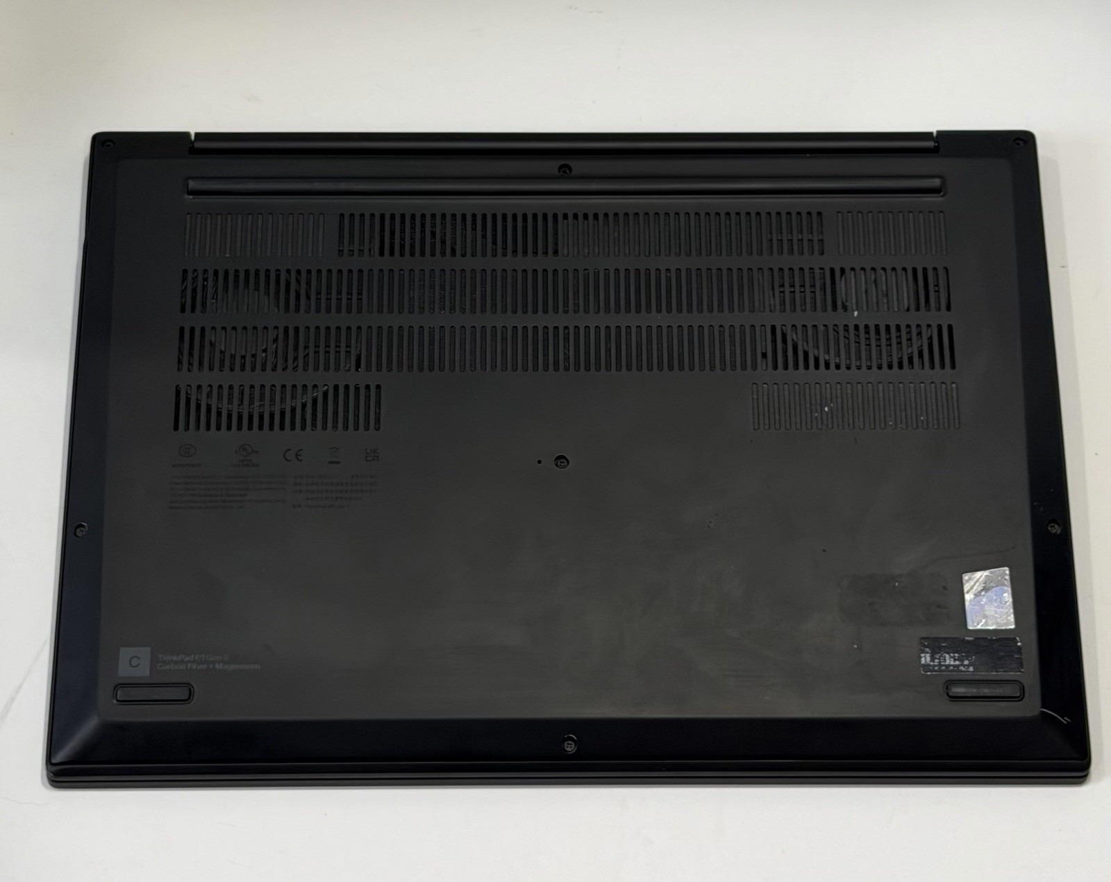Lenovo ThinkPad P1 Gen 5 16 QHD+ IPS i7-12800H 32GB 1TB SSD RTX 3070 Ti Laptop