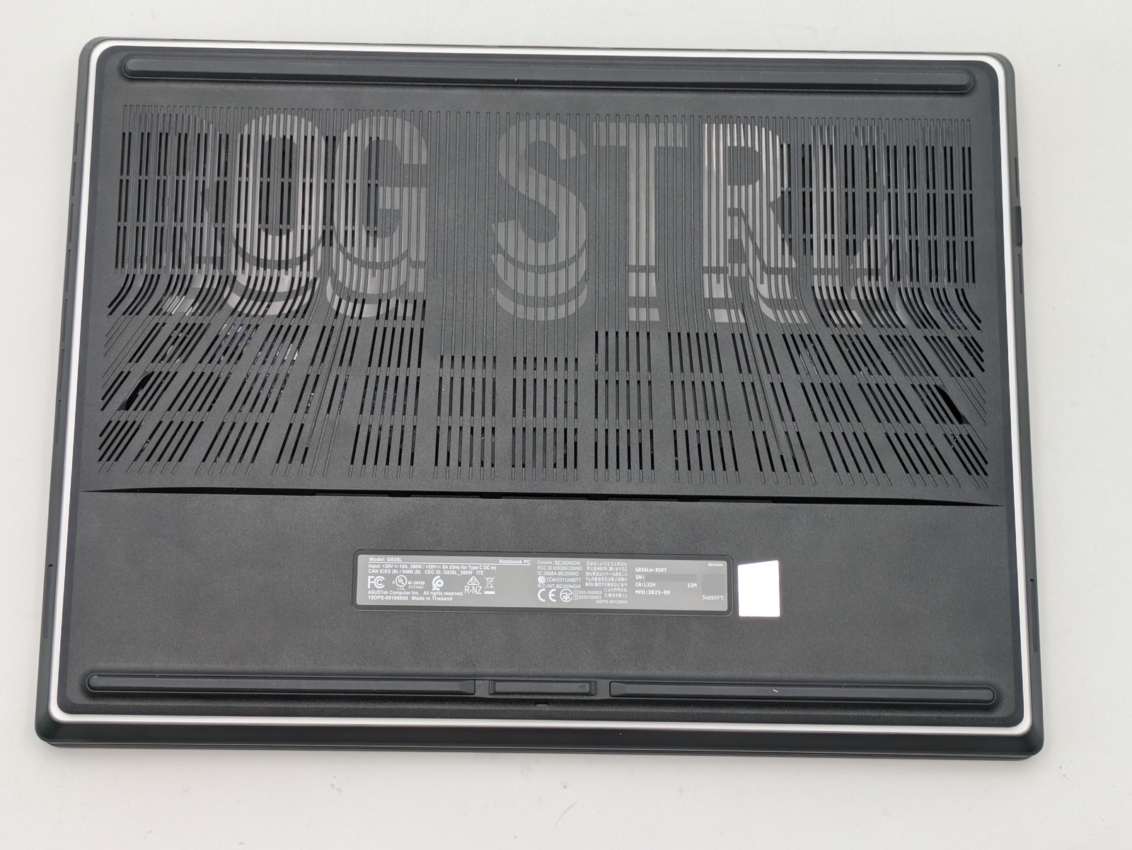 ASUS ROG Strix SCAR G835L 18″ Ultra 9 275HX 32GB DDR5 2TB SSD RTX 5080 W11Pro