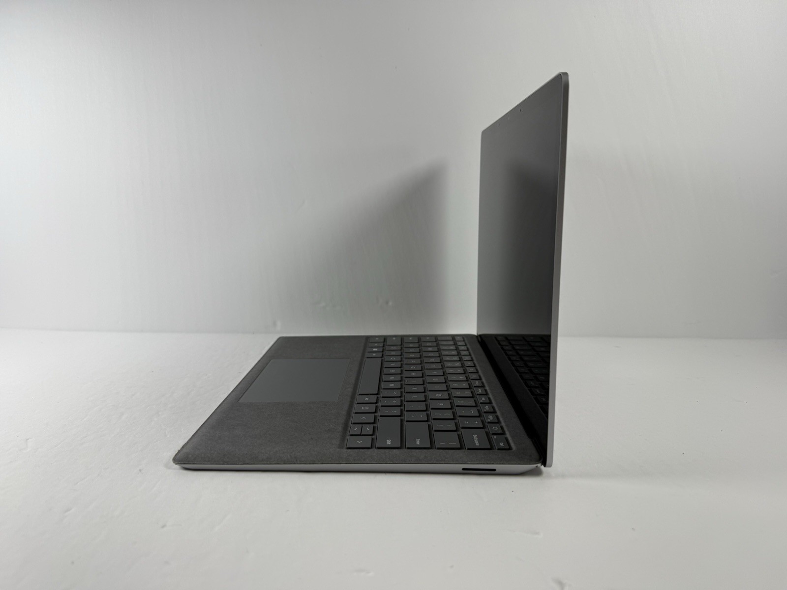 Microsoft Surface Laptop 5 13.5” 1950 Intel Core i7-1265U 16GB RAM 512GB NVME