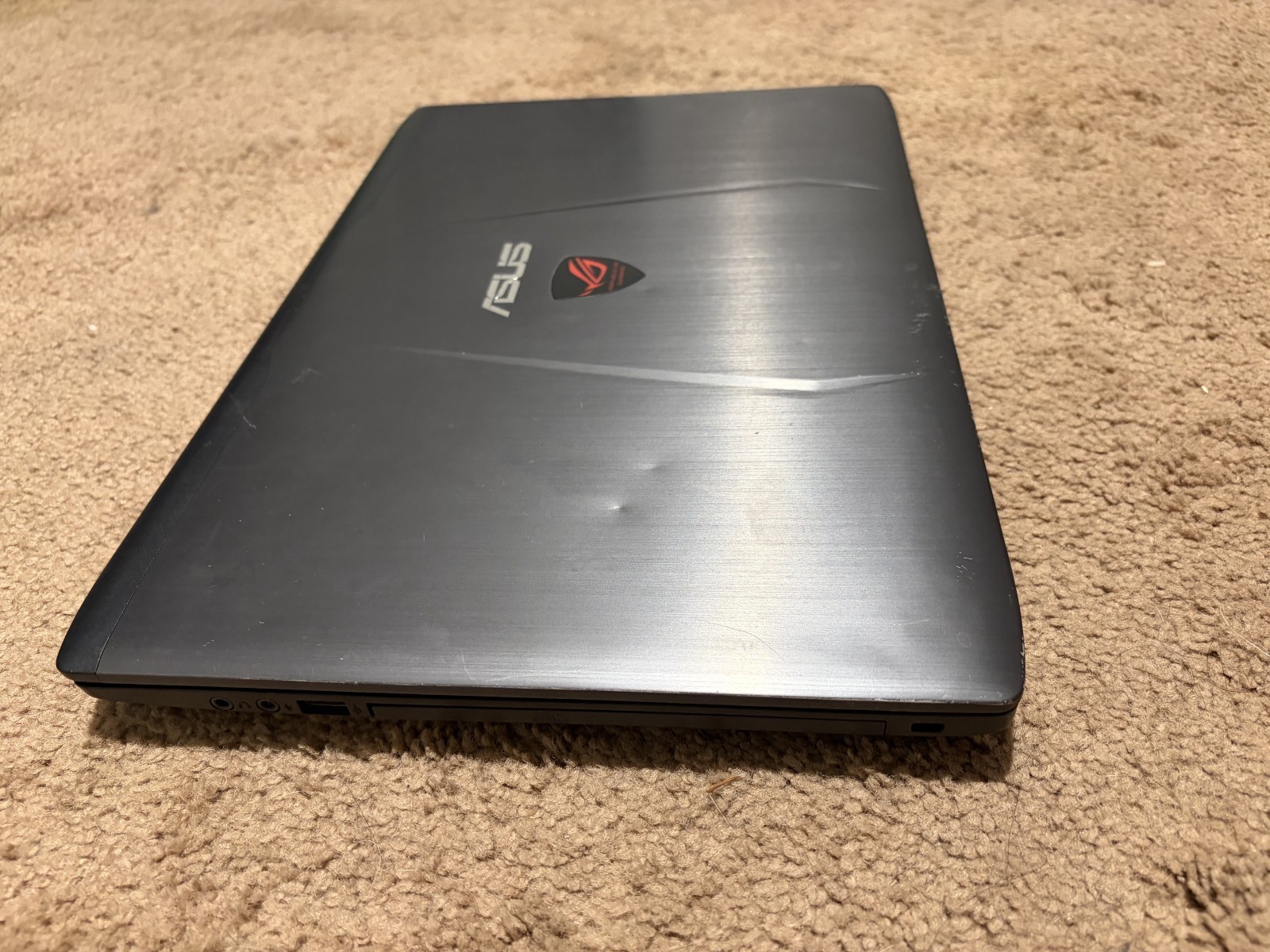 ASUS ROG GL552VW Core i7-6700 16GB 250GB SSD NVIDIA GTX 960M 15.6″ Gaming Laptop