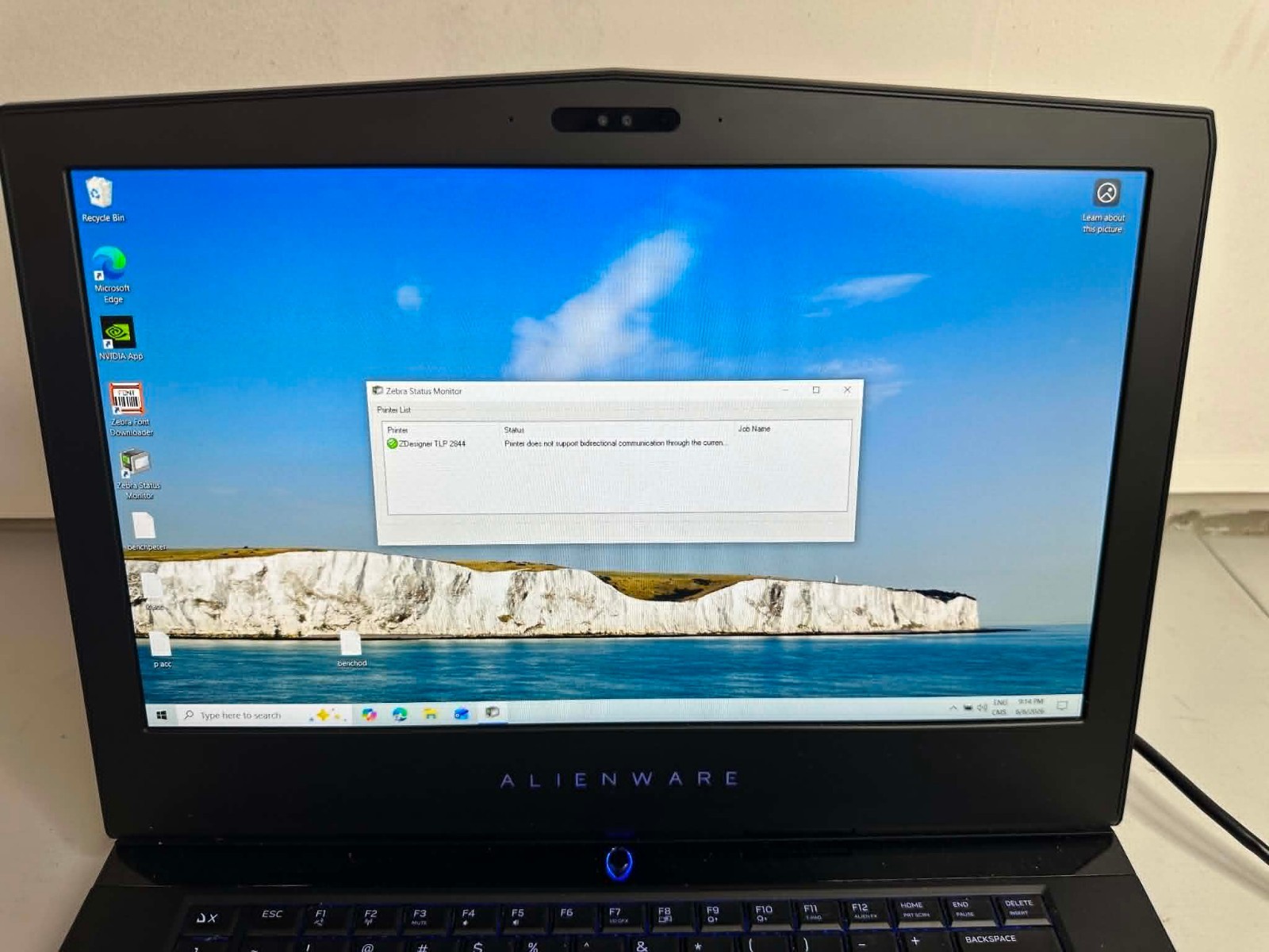 Dell Alienware 15 R3 i7-6700HQ GTX 1060, 16GB ram, 128GB SSD, 1TB HDD – Low batt