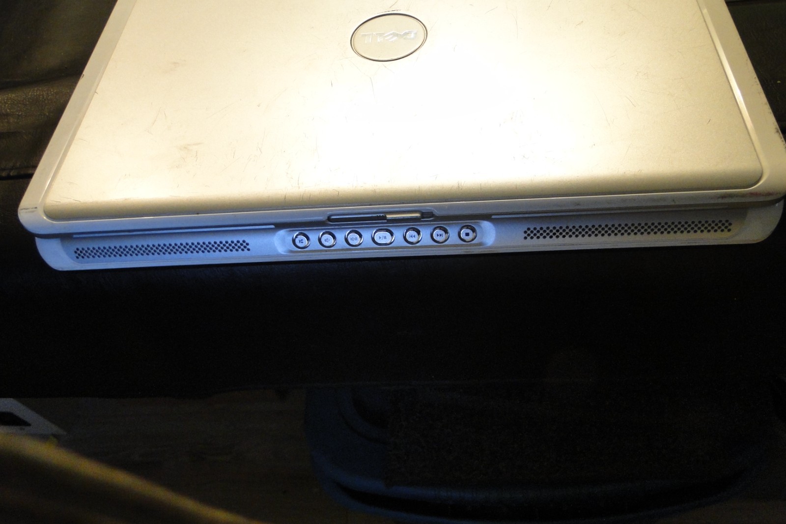 Dell Inspiron E1505 Laptop (Parts or Repair Only) Centrino WM3945ABG Powers On
