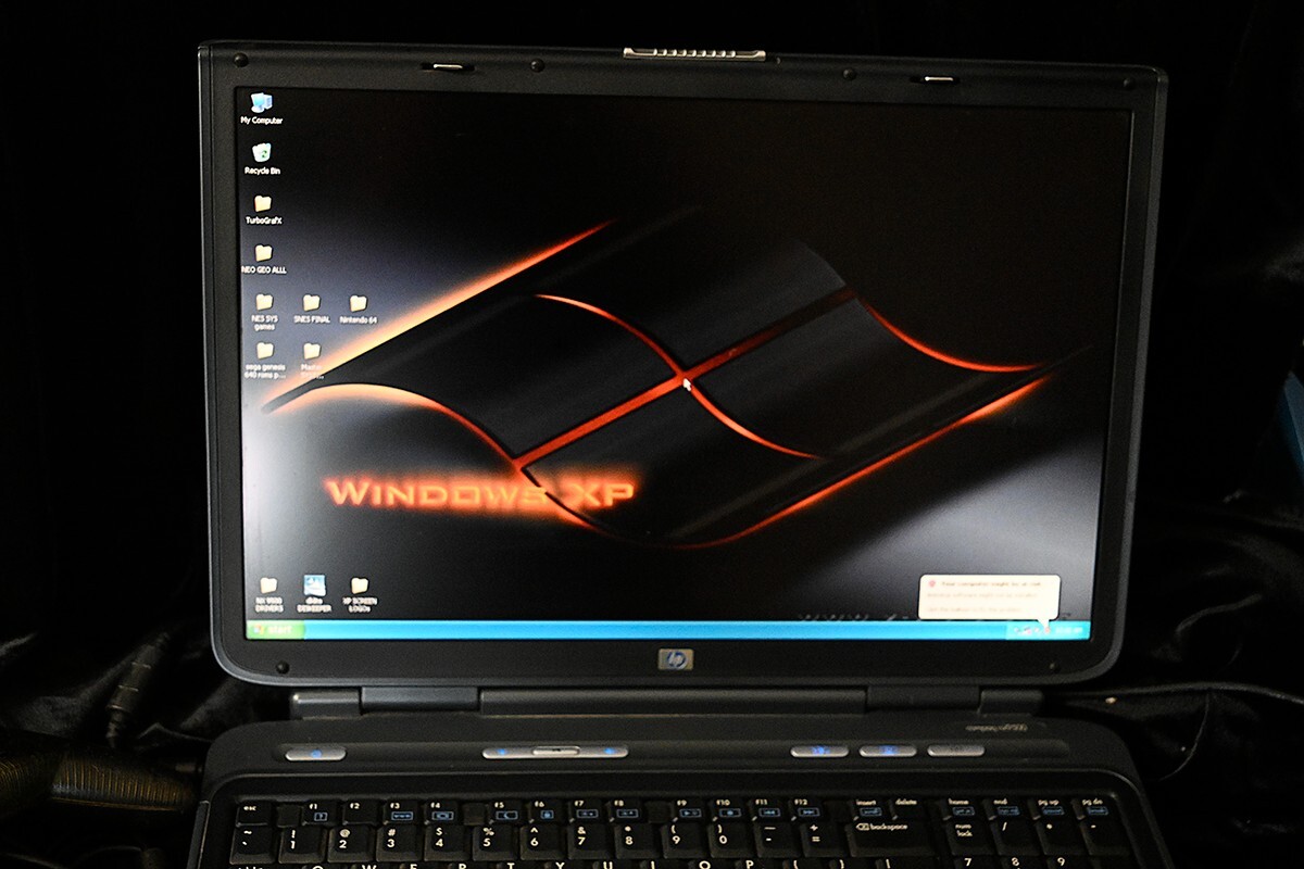 HP P4 3.02Ghz RETRO GAMING Alienware Perform. 17″ 5×4 + w/ SSD WinXP 98 95