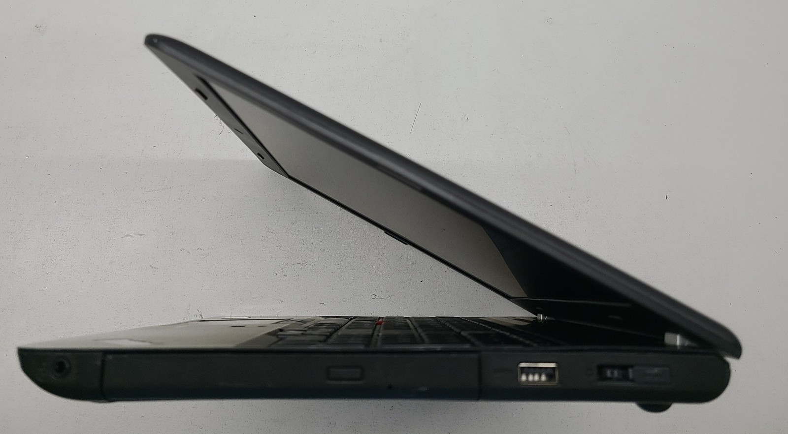 Lenovo ThinkPad E560 Laptop Intel i5-6200U NO RAM/HD/OS/POWER (FL)