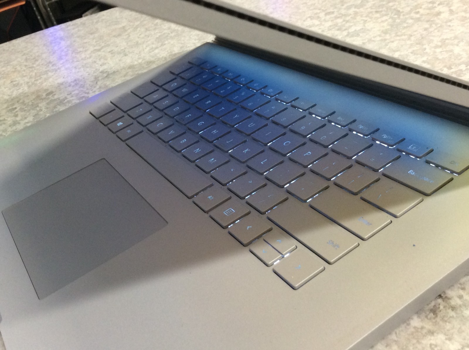 Microsoft Surface Book 2 15 TOUCH i7-8650U 1.9GHz 16GB 512GB NVIDIA GTX 1060 6GB
