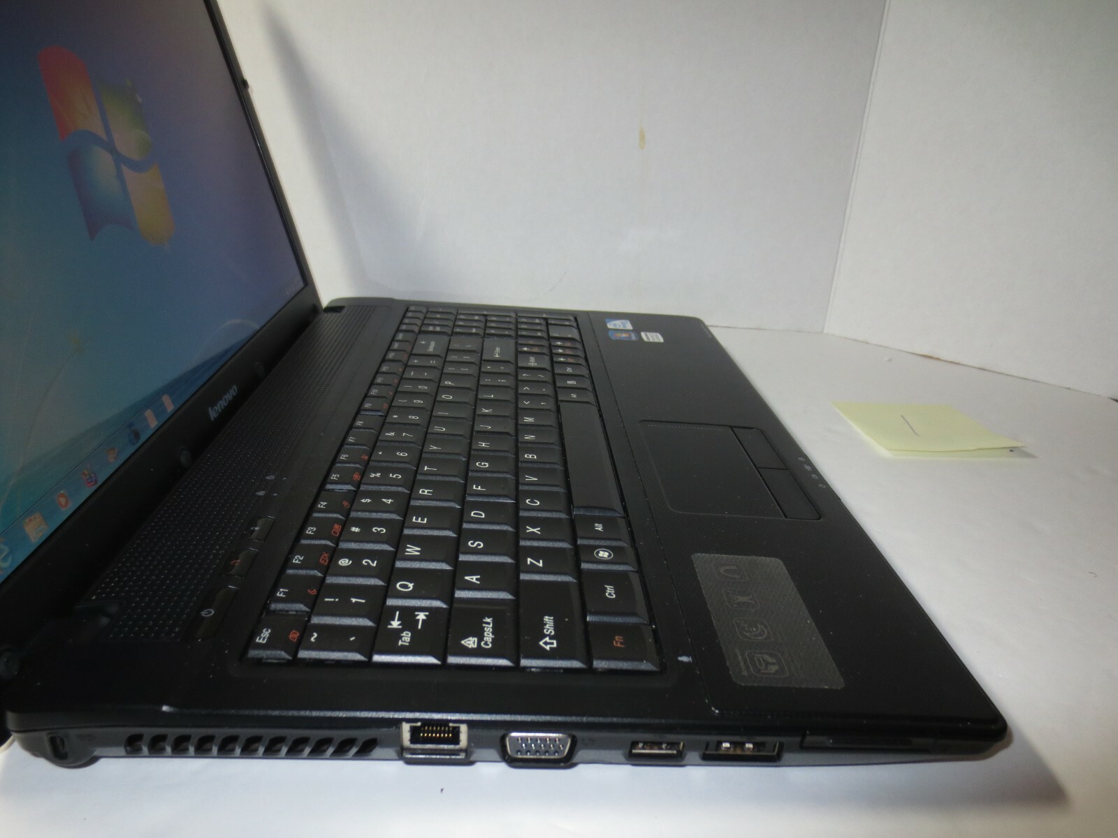LENOVO G560-0679 15.6″ INTEL PENTIUM P6200@2.1GHz 4GB RAM 250GB HDD WIN7 OFF13 1