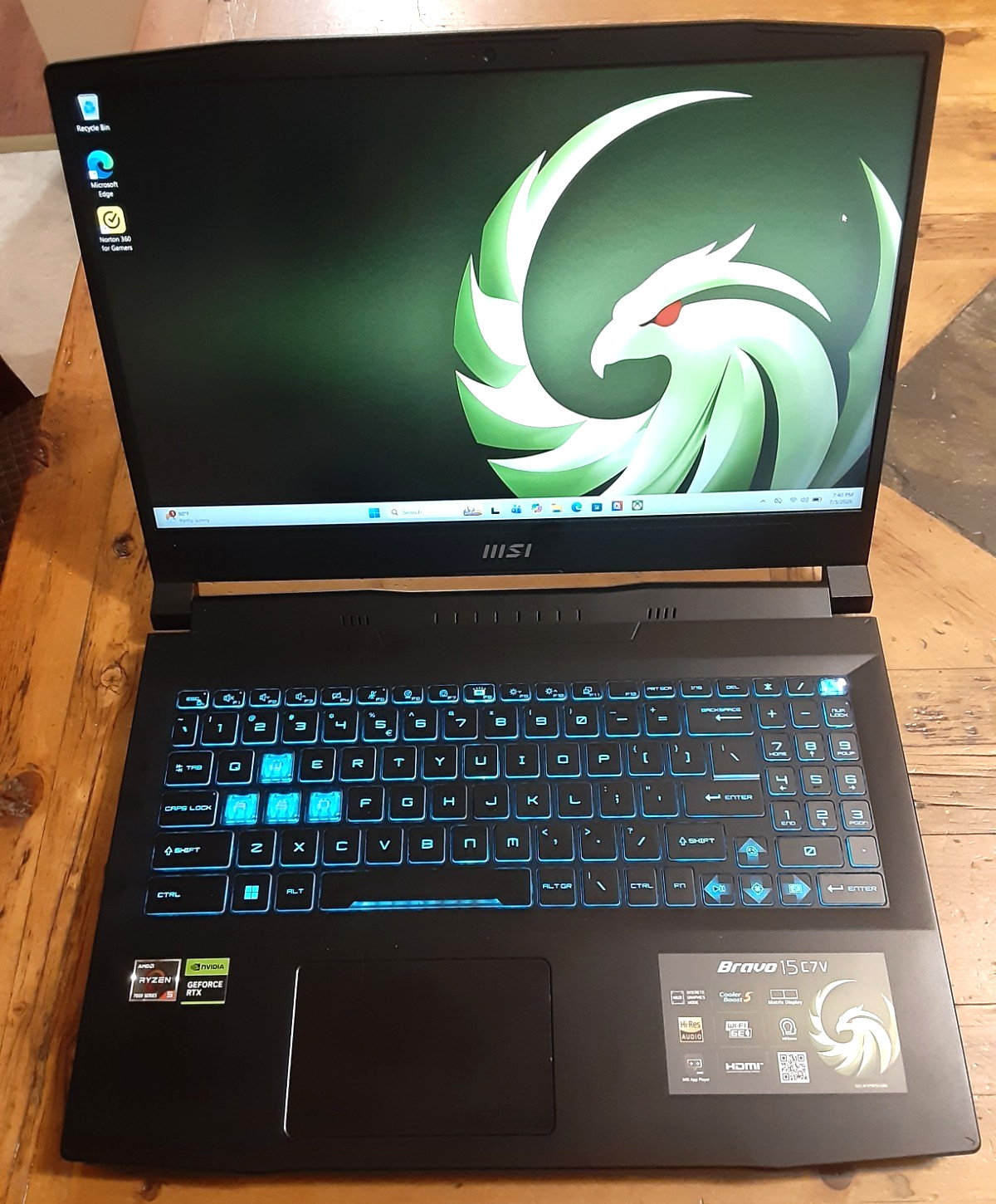 MSI Bravo 15 C7V Gaming Laptop, AMD Ryzen 5 W/ Radeon, RTX 4050, 16GB/500GB