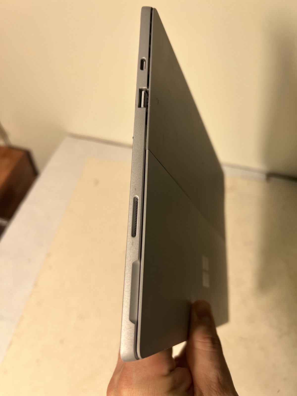 Microsoft Surface Pro 7 1866 Core i7-1065G7 1.3GHz 16GB 256GB Silver PLEASE READ