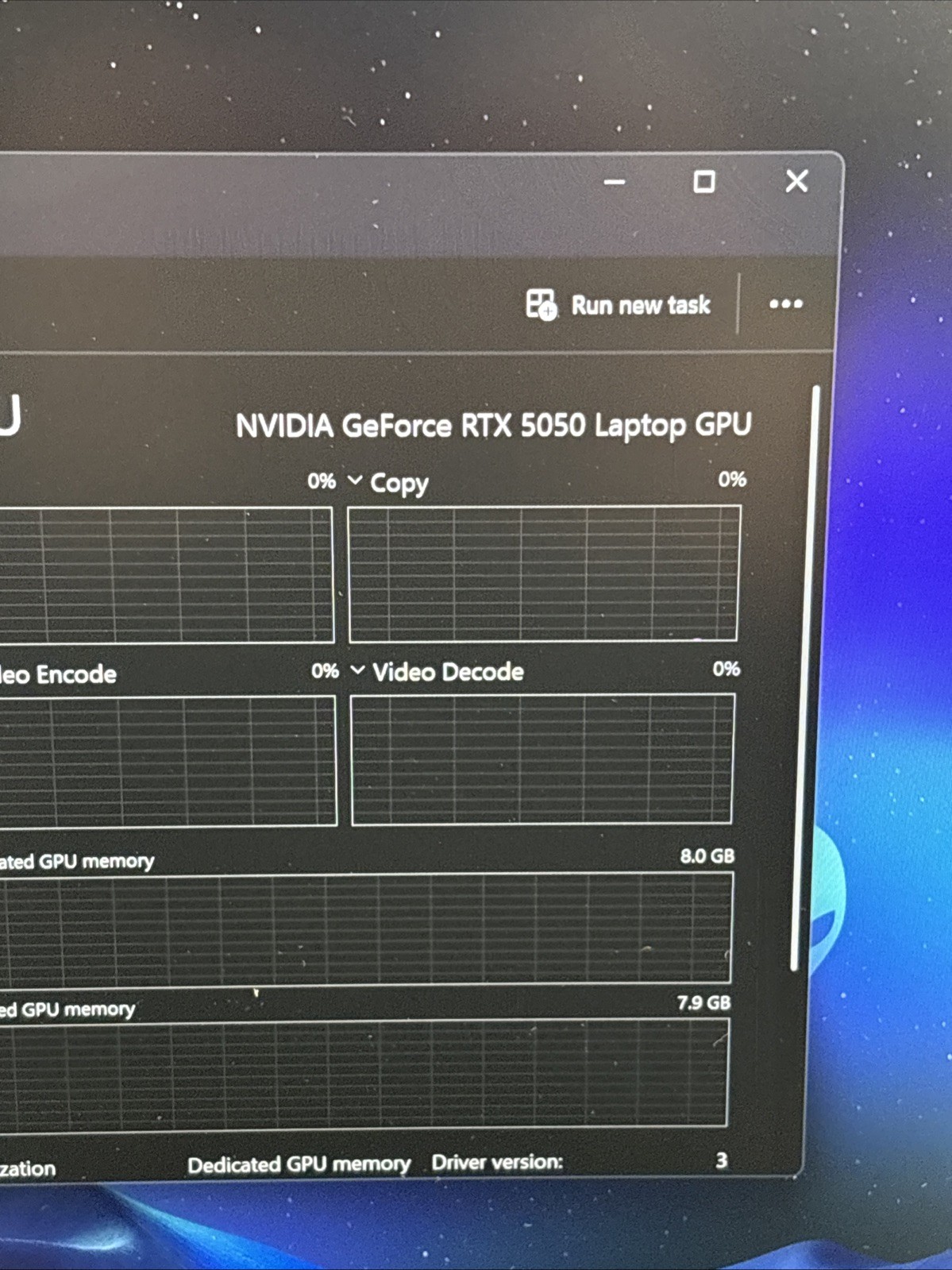 Dell Alienware 16 Aurora (1TB, Intel Core 7, 16GB, RTX 5050, Windows 11 Home)