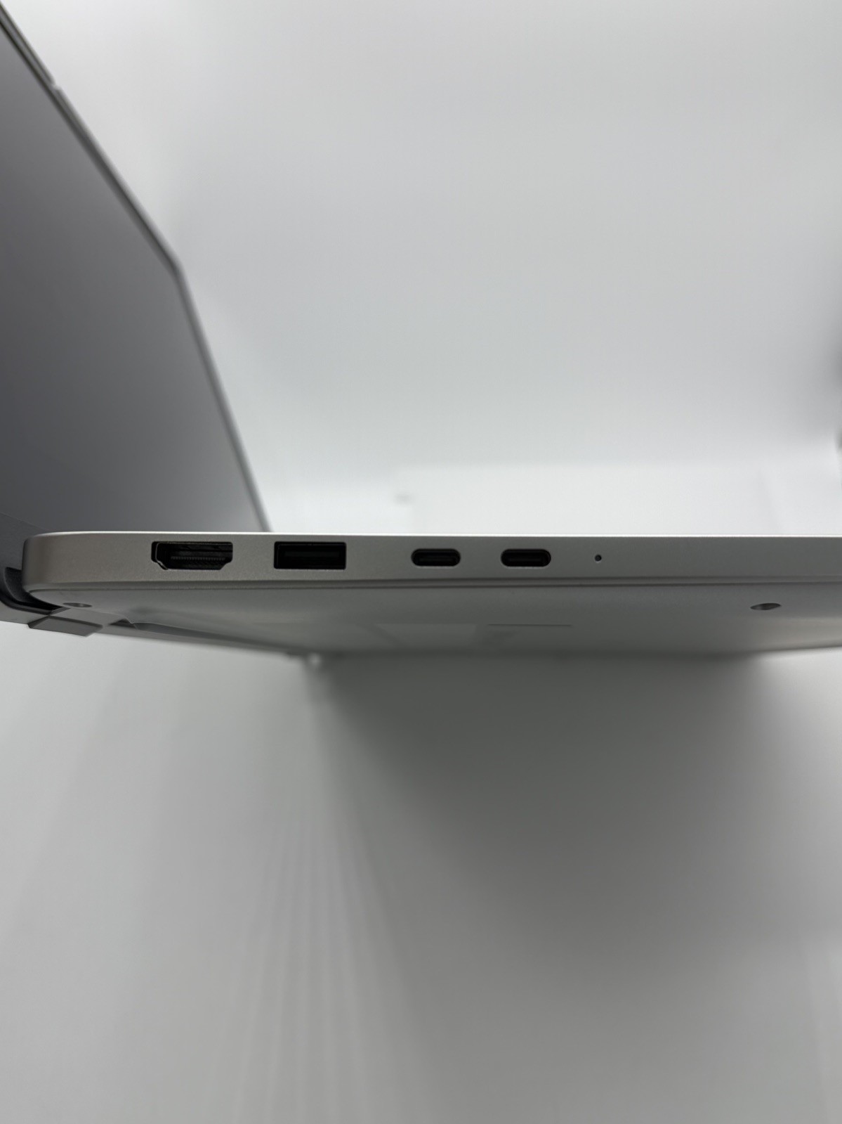 Dell Laptop PRO 16 PLUS PB16250 16″ Intel Core Ultra 5 235U 256GB- Silver W/11