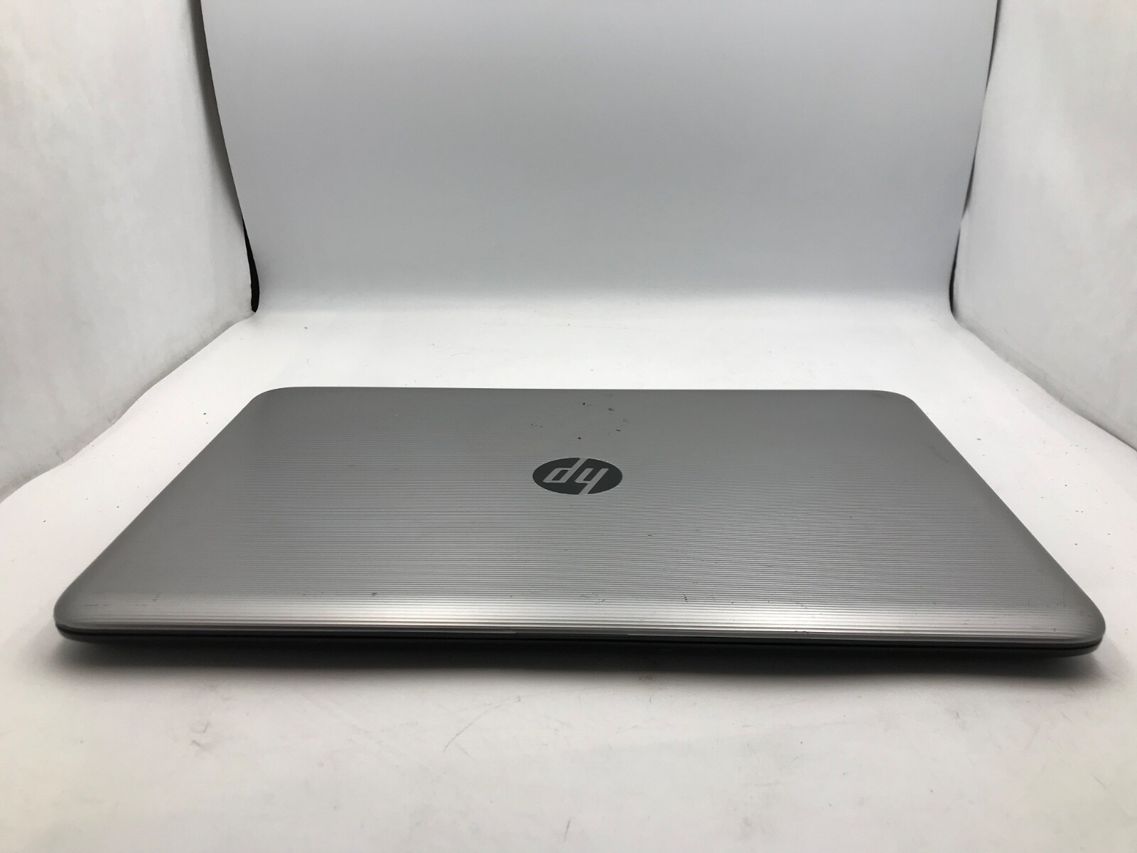 HP 15-BA018DS 15″ Touch AMD Quad-Core A6-7310 Radeon R4 6 Gb RAM- MZ