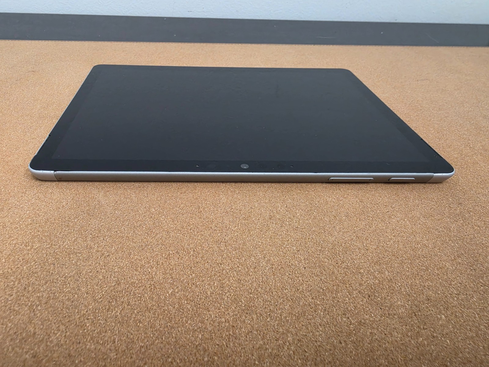 Microsoft Surface Go 2 m3-8100Y 8GB Ram 128GB SSD Win 11 Pro