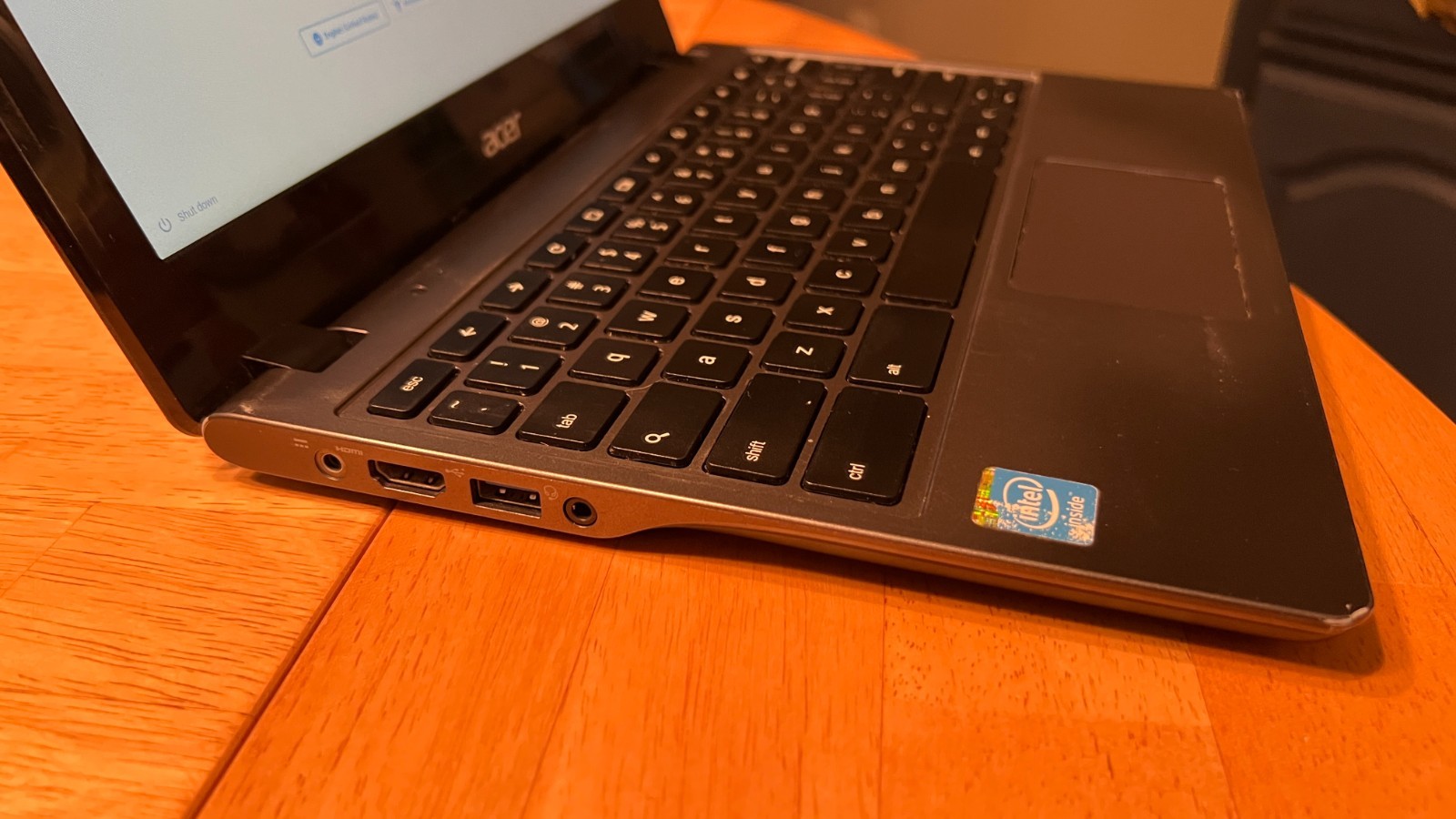 Acer ChromeBook C720 11.6″ (32GB SSD, Intel Celeron, 1.40 GHz, 2GB) Laptop