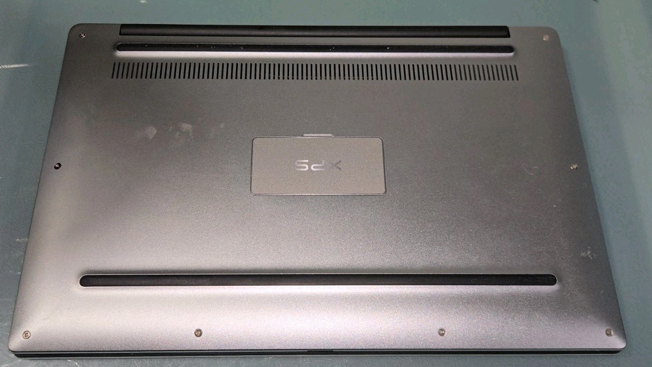 Dell p54g Laptop – Core i3, 13″3 GEN 7, 4GB RAM, 120GB SSD, WIN11 READ!
