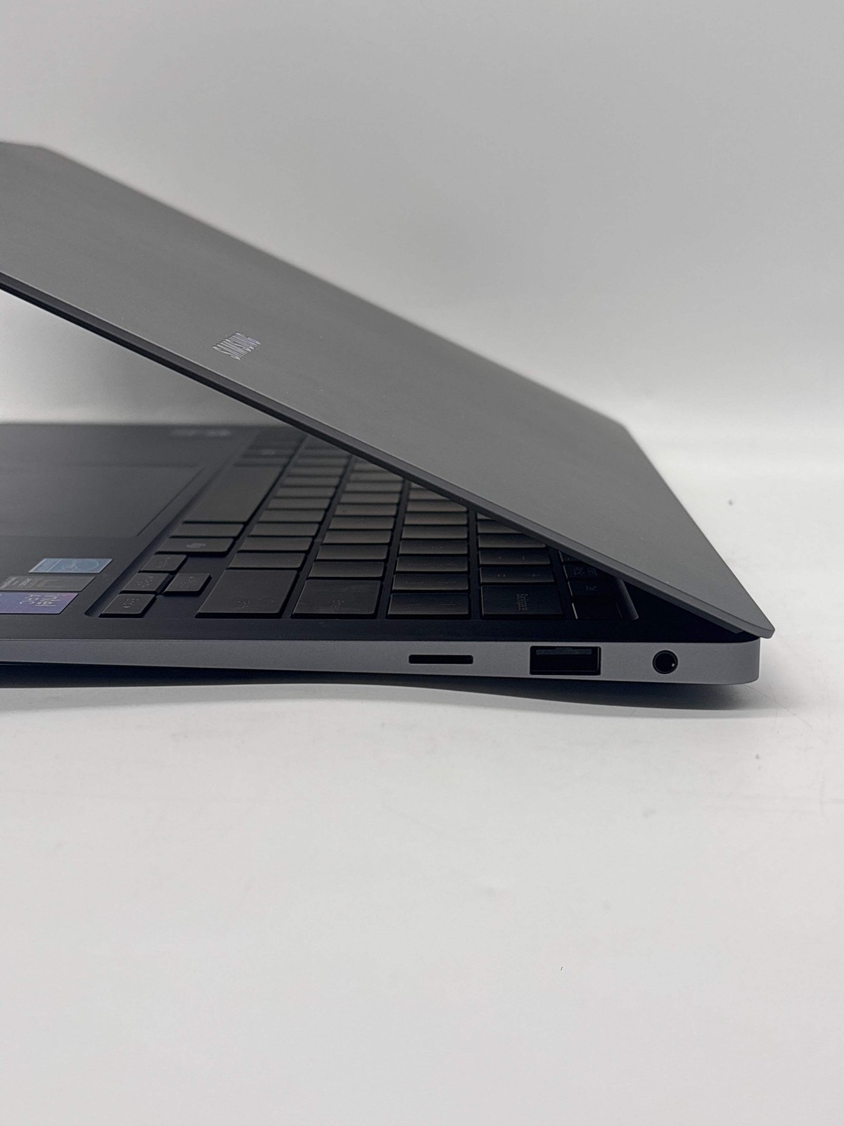 Samsung Galaxy Book NP940XHA Touch AMOLED Ultra 7 256V 16GB RAM 512GB SSD Used