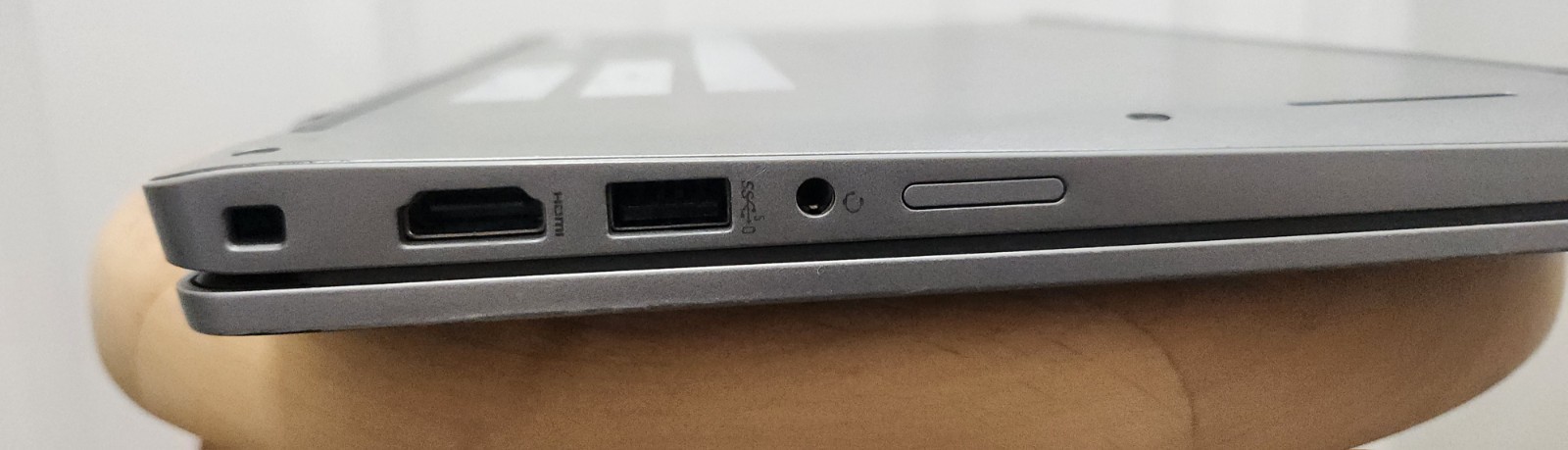 Dell Latitude 5330 Core i7-1265U 1.80 GHz 16 GB DDR4 256 GB NVMe Windows 11 Pro
