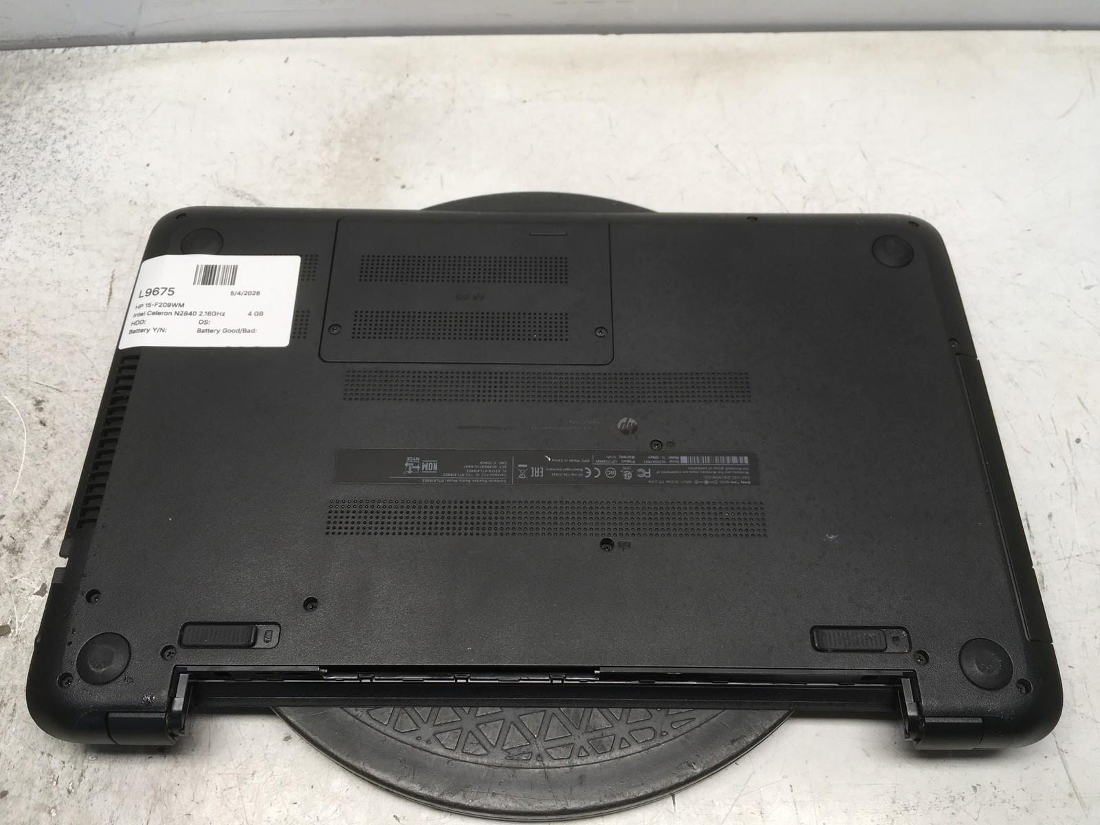 HP 15-F209WM Intel Celeron N2840 2.16GHz 4 GB NO HDD No Batt