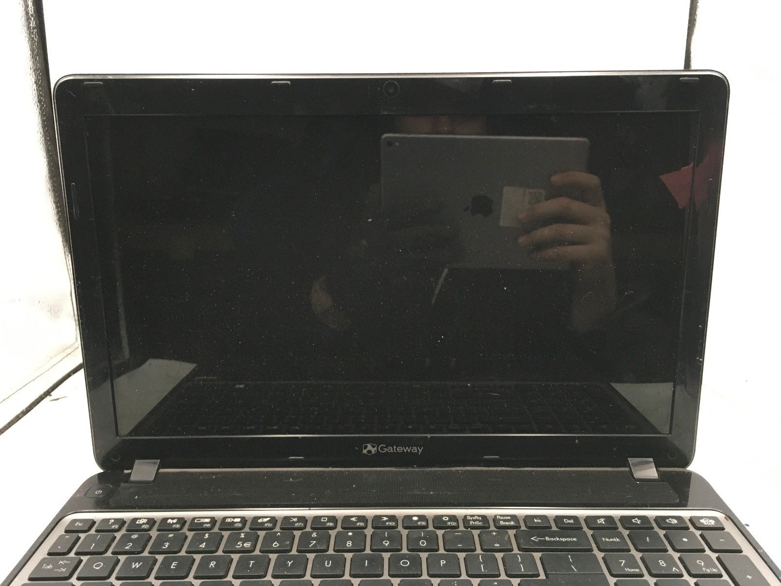 GATEWAY NV52L15U Q5W28 – FOR PARTS/NO POWER – AMD A8-4500M – 4GB RAM – READ -BB