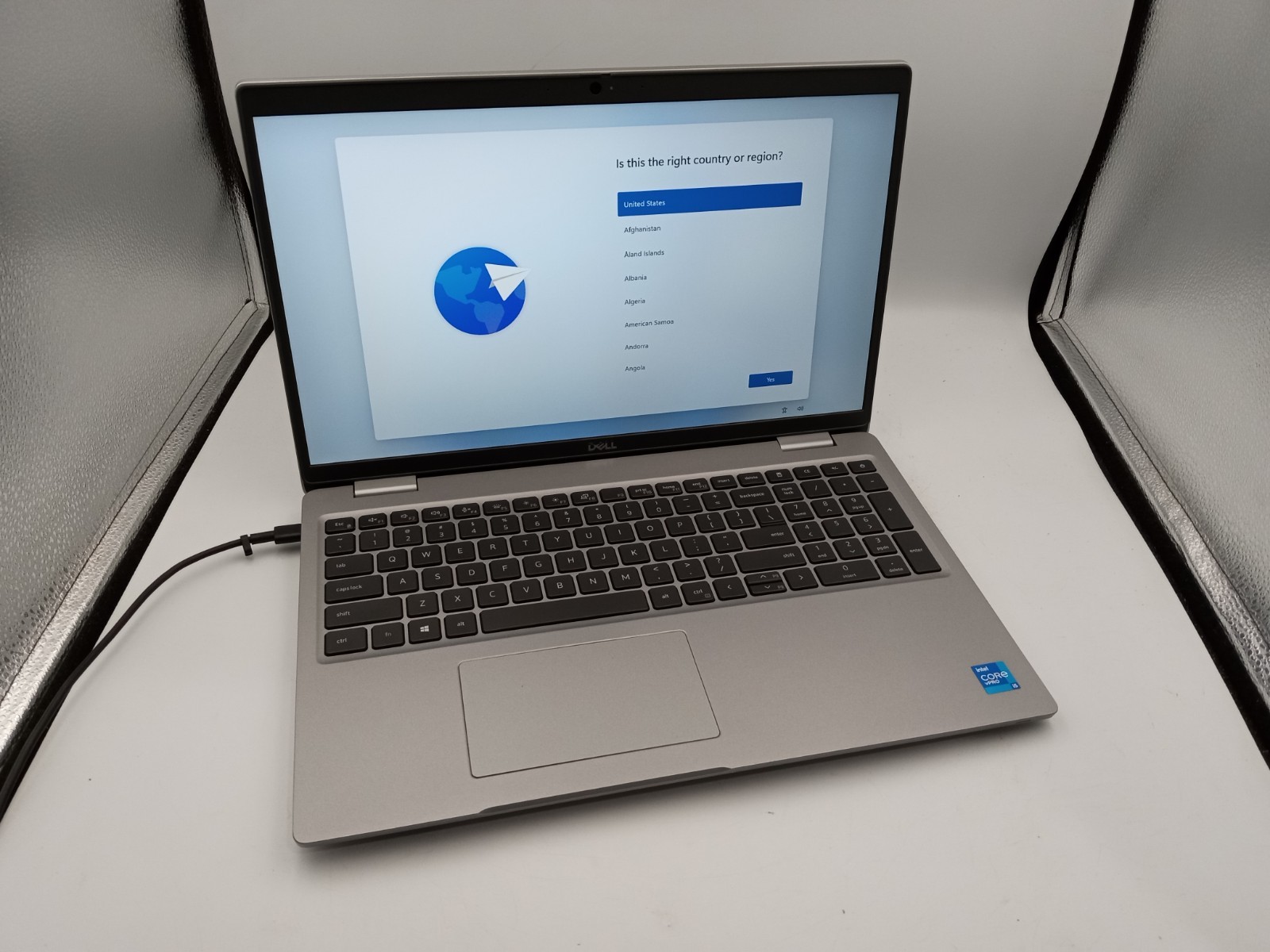 Dell Latitude 5520 15″ Intel i5-1145G7 4GB RAM 128GB SSD Win 11 – NO BATTERY -RR