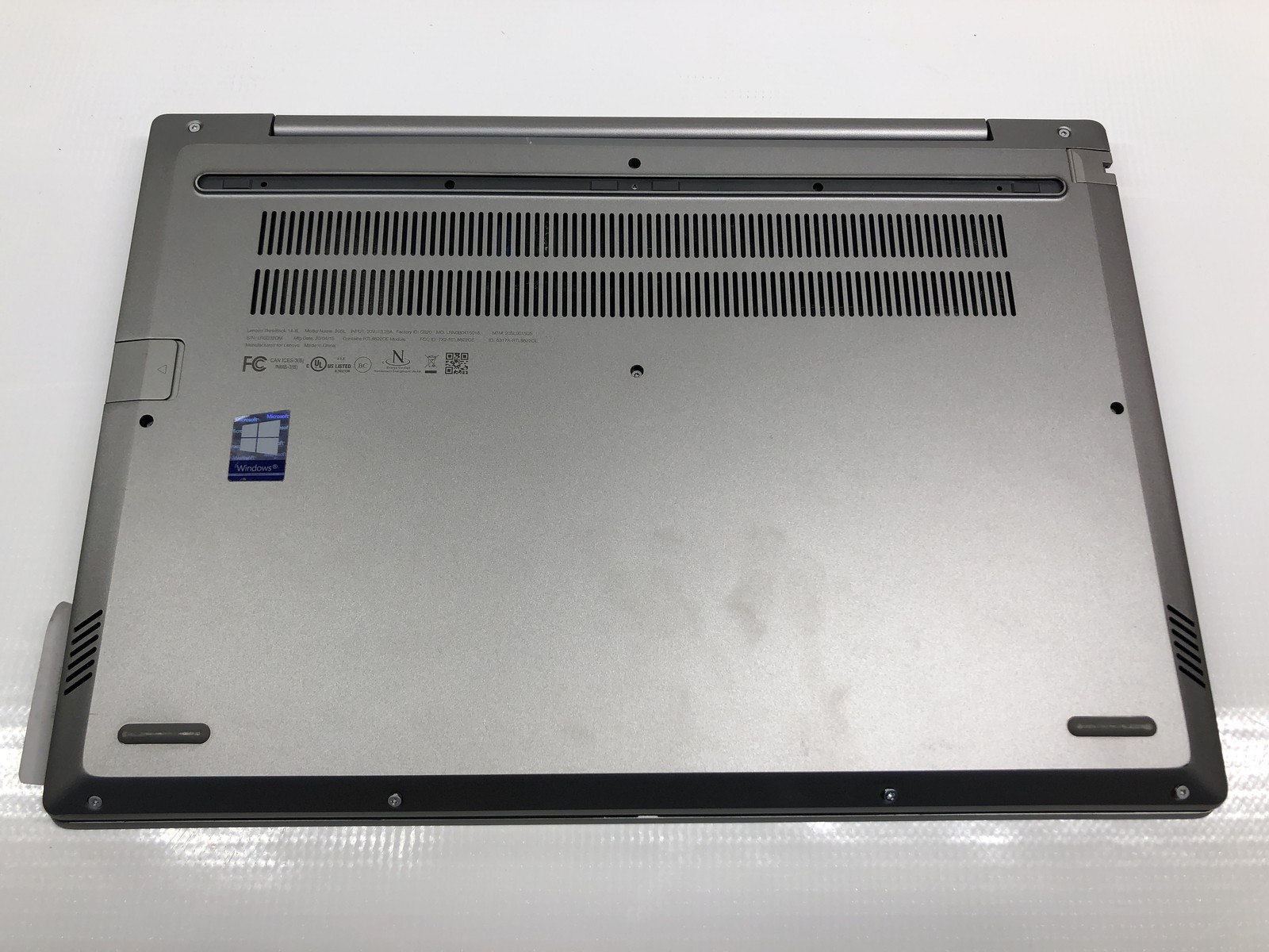 Lenovo Lenovo ThinkBook 14IIL Intel Core i5-1035G1 1Ghz 8GB 250 GB No OS