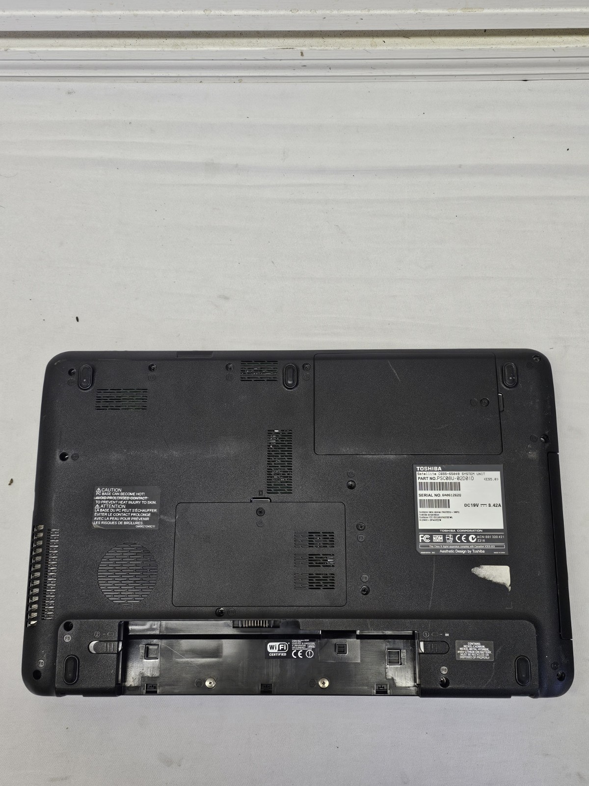 Toshiba Satellite C655-S5049 Laptop – Intel Celeron 900 – 2GB RAM – Parts – READ