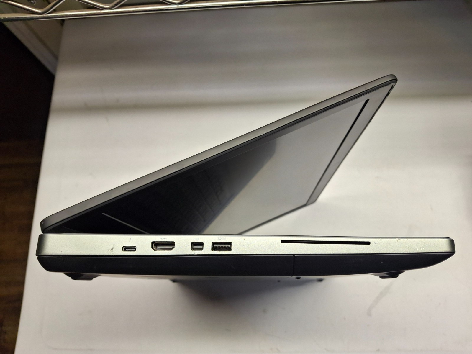 DELL PRECISION 7720 I7-7820HQ 256GB SSD 32GB RAM Radeon WX 4130 Win 10 Pro