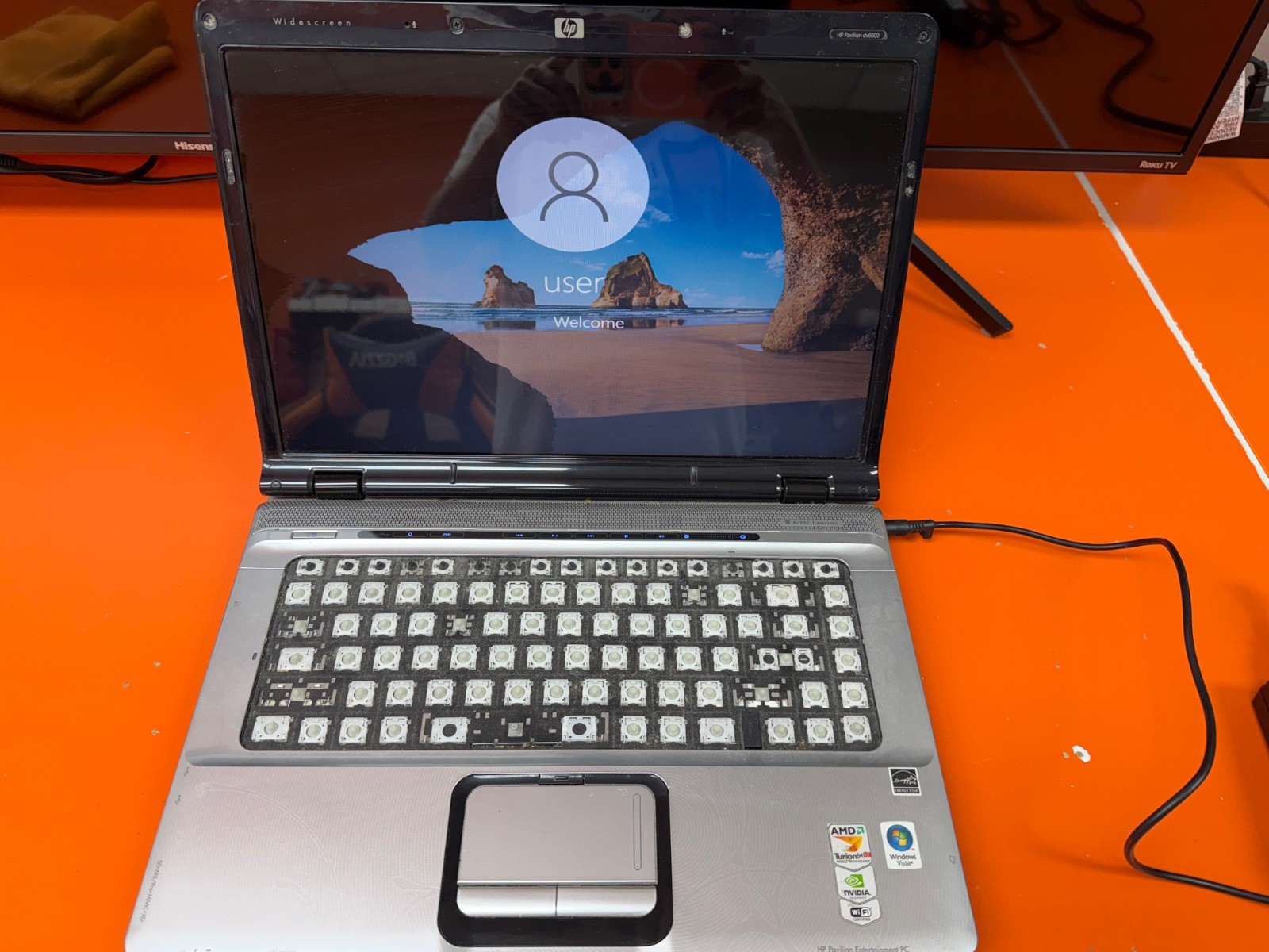 HP Pavillion dv6000 Entertainment Laptop Turion 64×2 Win 10 -Missing keyboard