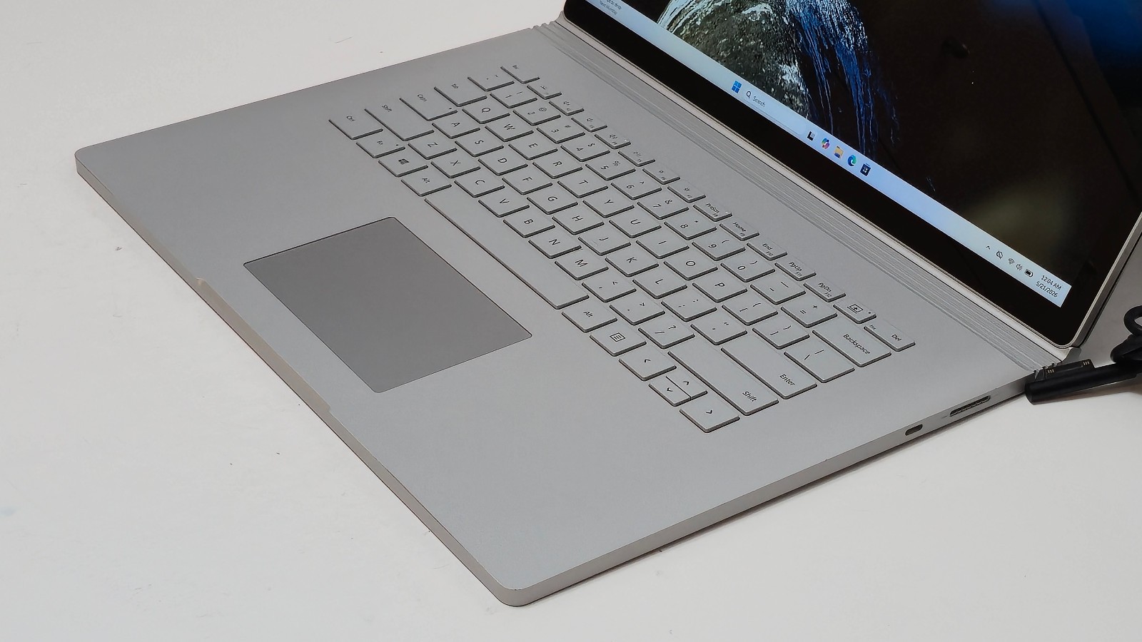 Surface Book 3 15″ (1899) i7-1065G7 32GB RAM 1TB SSD GTX 1660 GPU 6GB GDDR6