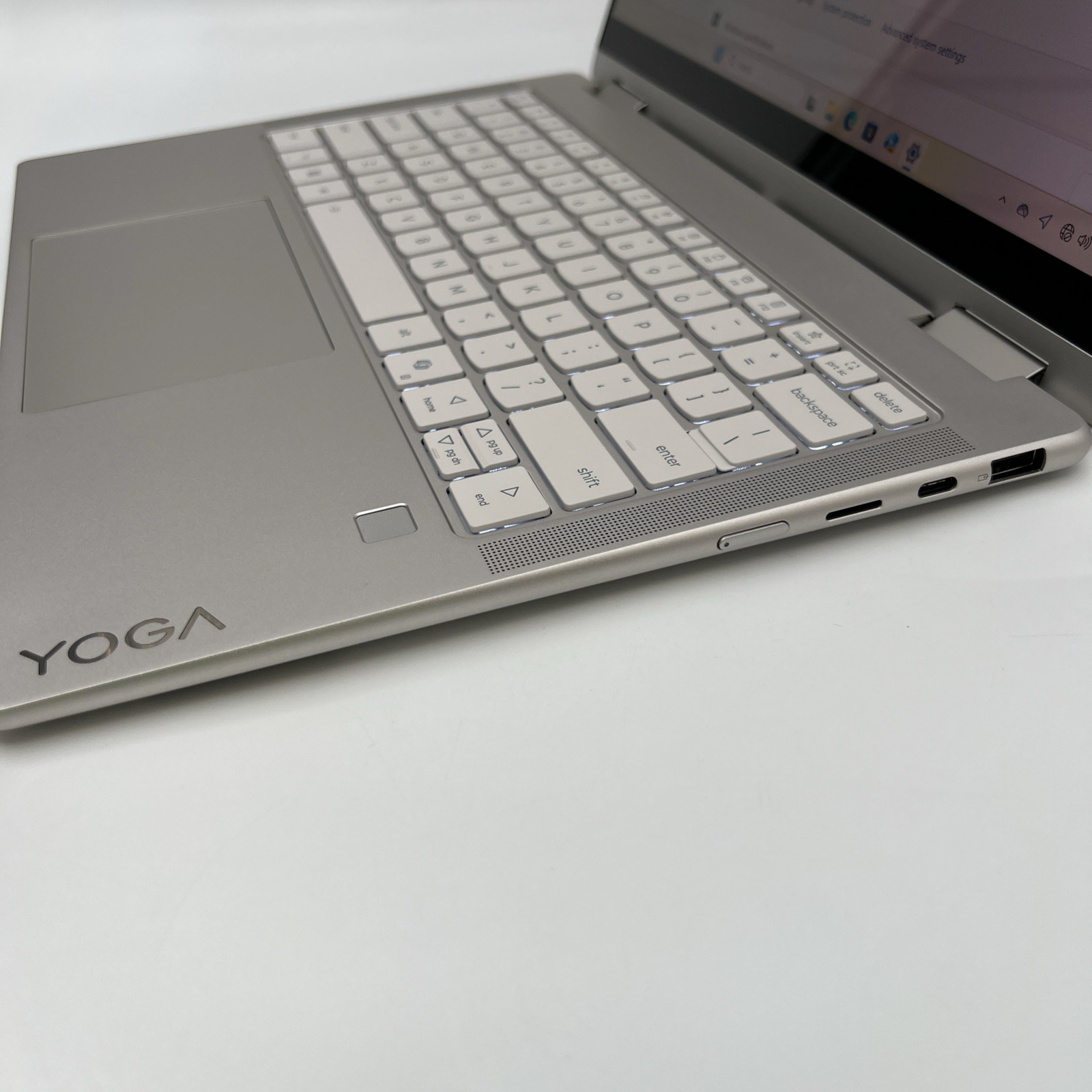 Lenovo Yoga 7 2-in-1 14″ 2K OLED Touch Laptop Ryzen AI 5 340 16GB 512SSD – Used