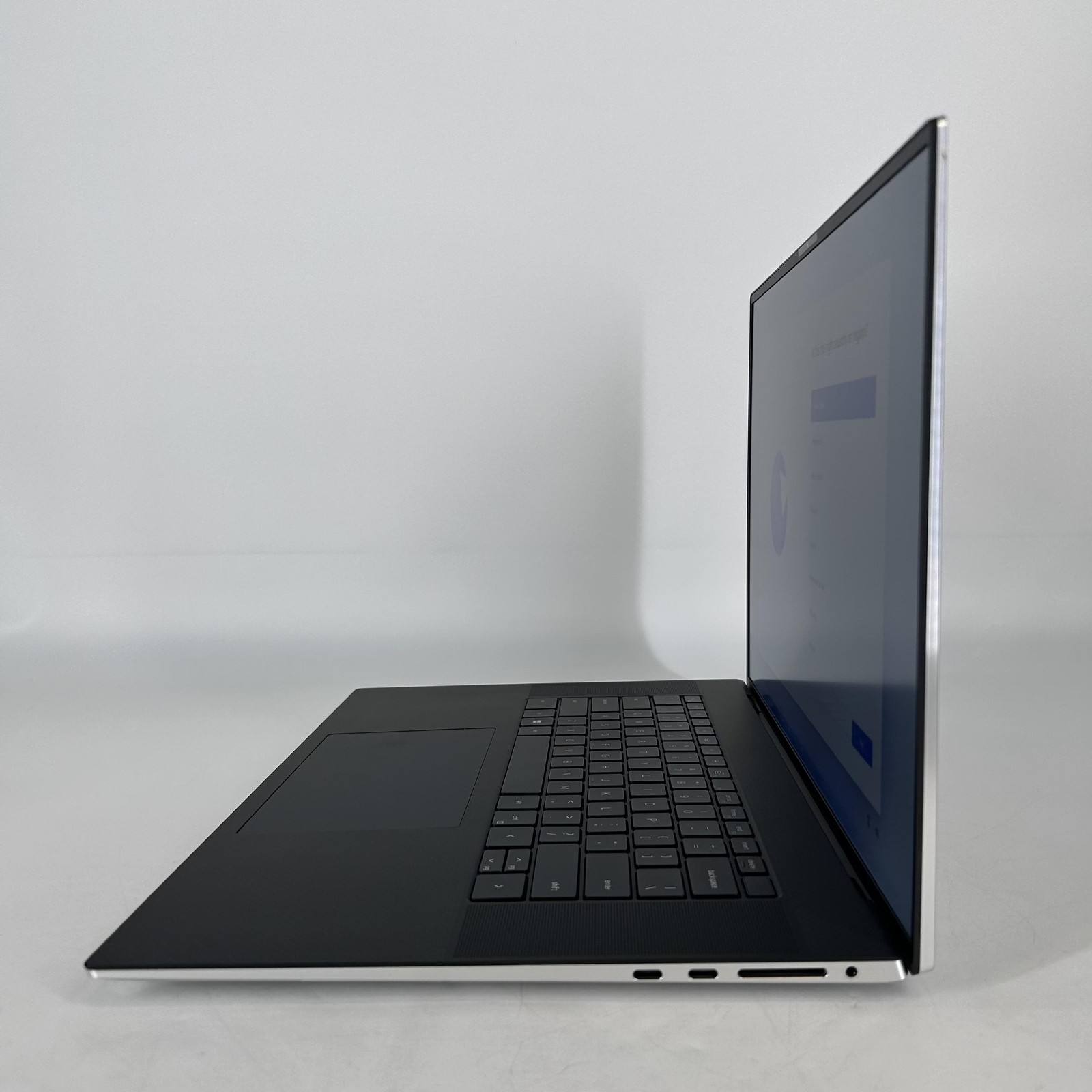 Dell XPS 17 9730 FHD+ 2.6 GHz i9-13900H 32GB 1TB SSD NVIDIA RTX 4080 Excellent
