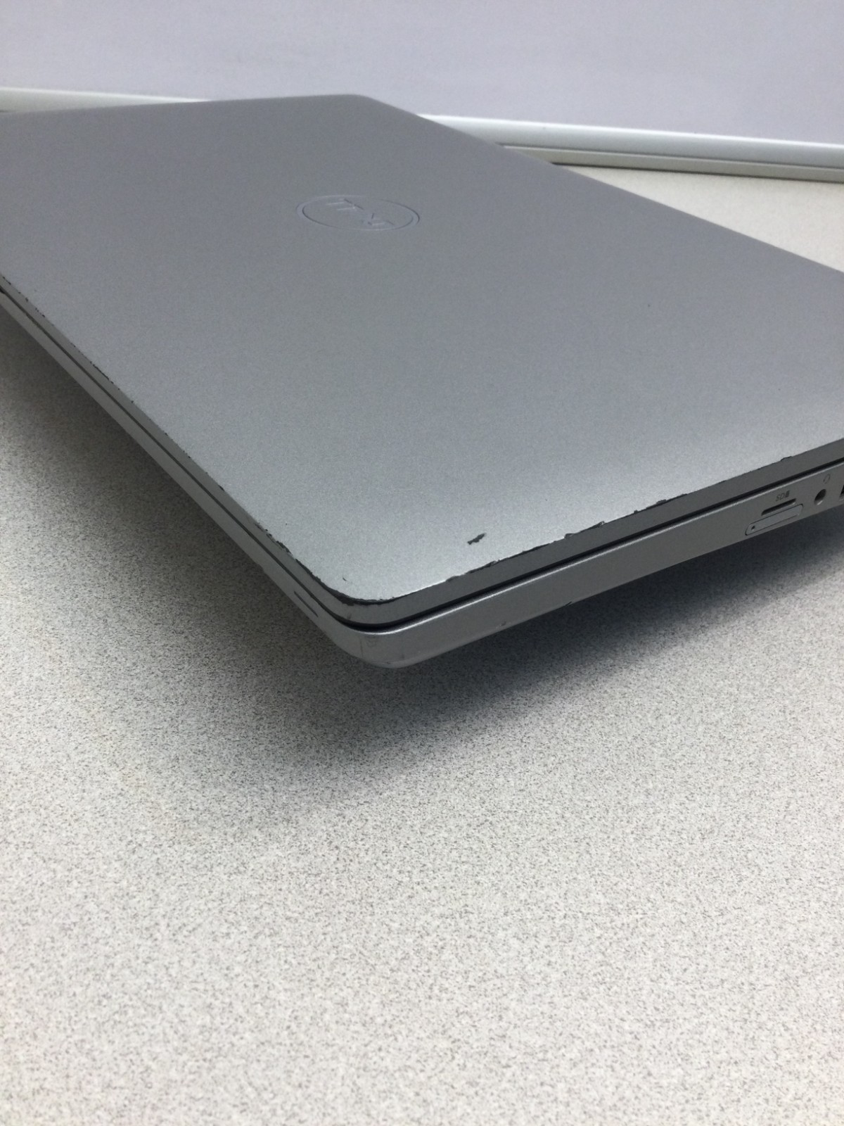DELL latitude 5510 core i5 10th gen 1.60ghz 1`5.6” 8GB RAM 128GB SSD WIN 11 PRO