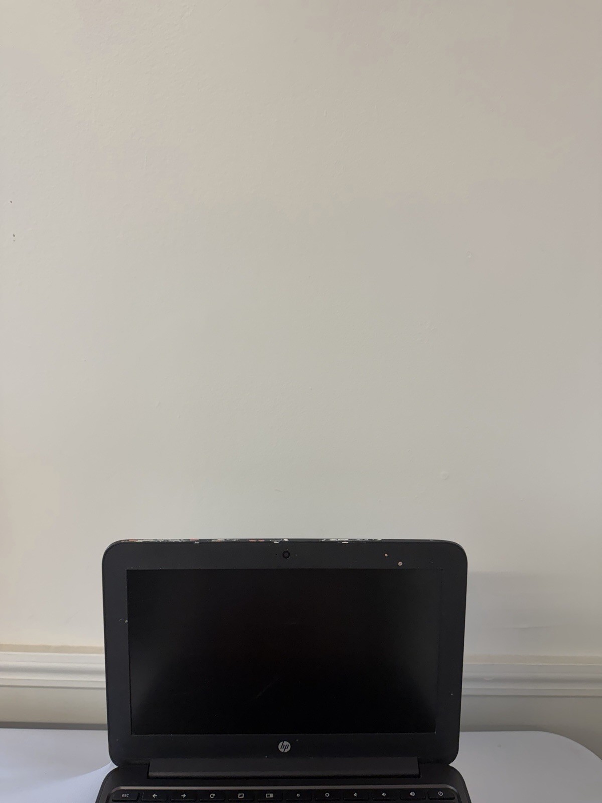 HP Chromebook 11 G4 Laptop – Screen Leaks Light – Intel Celeron N2840 – Read Des