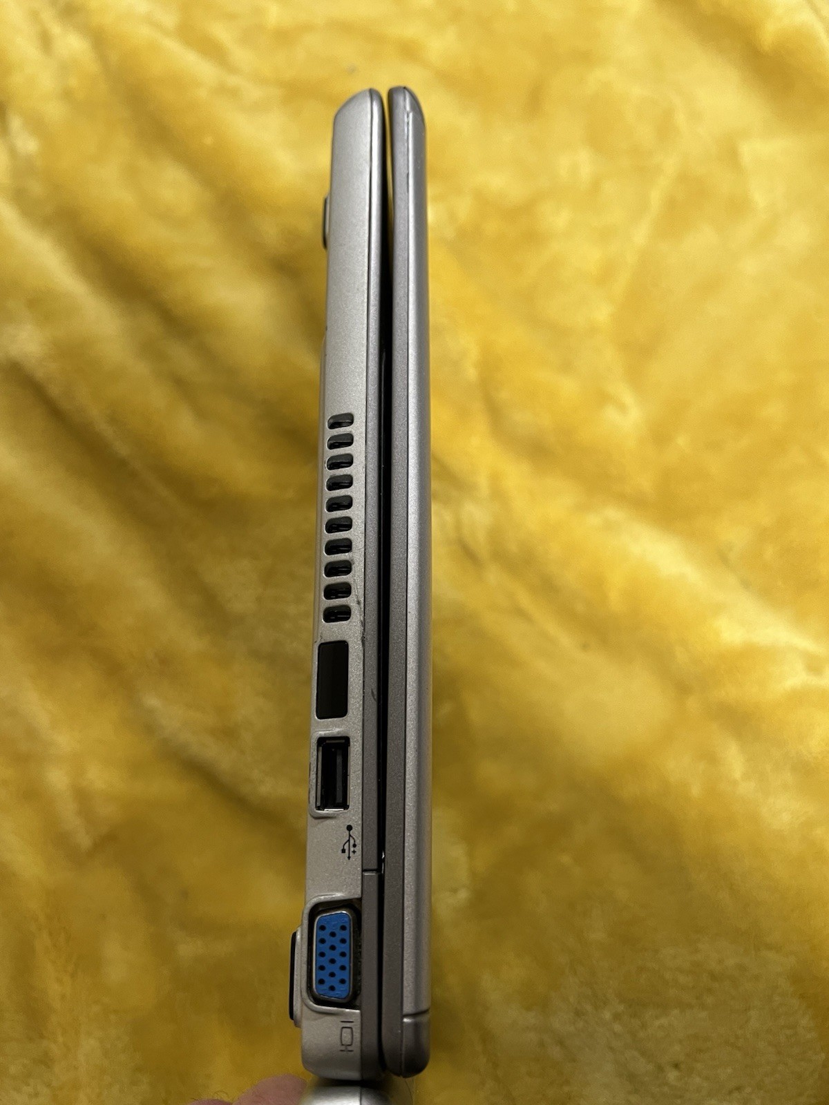 Dell Latitude X300 12″ Intel Pentium M 1.4 GHZ 1.1GB Memory No HDD With DVD
